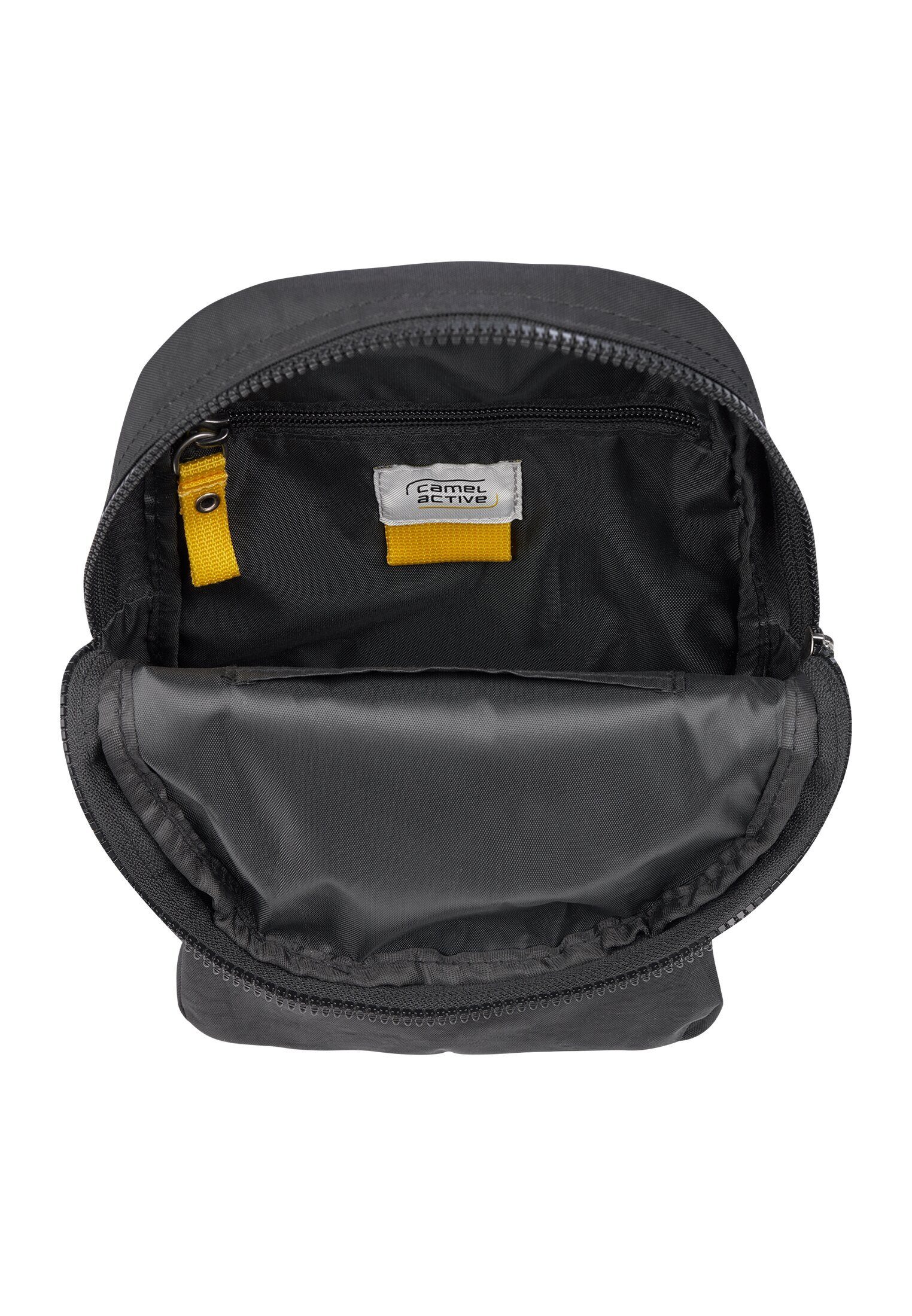 camel active Umhängetasche aus leichtem Nylon