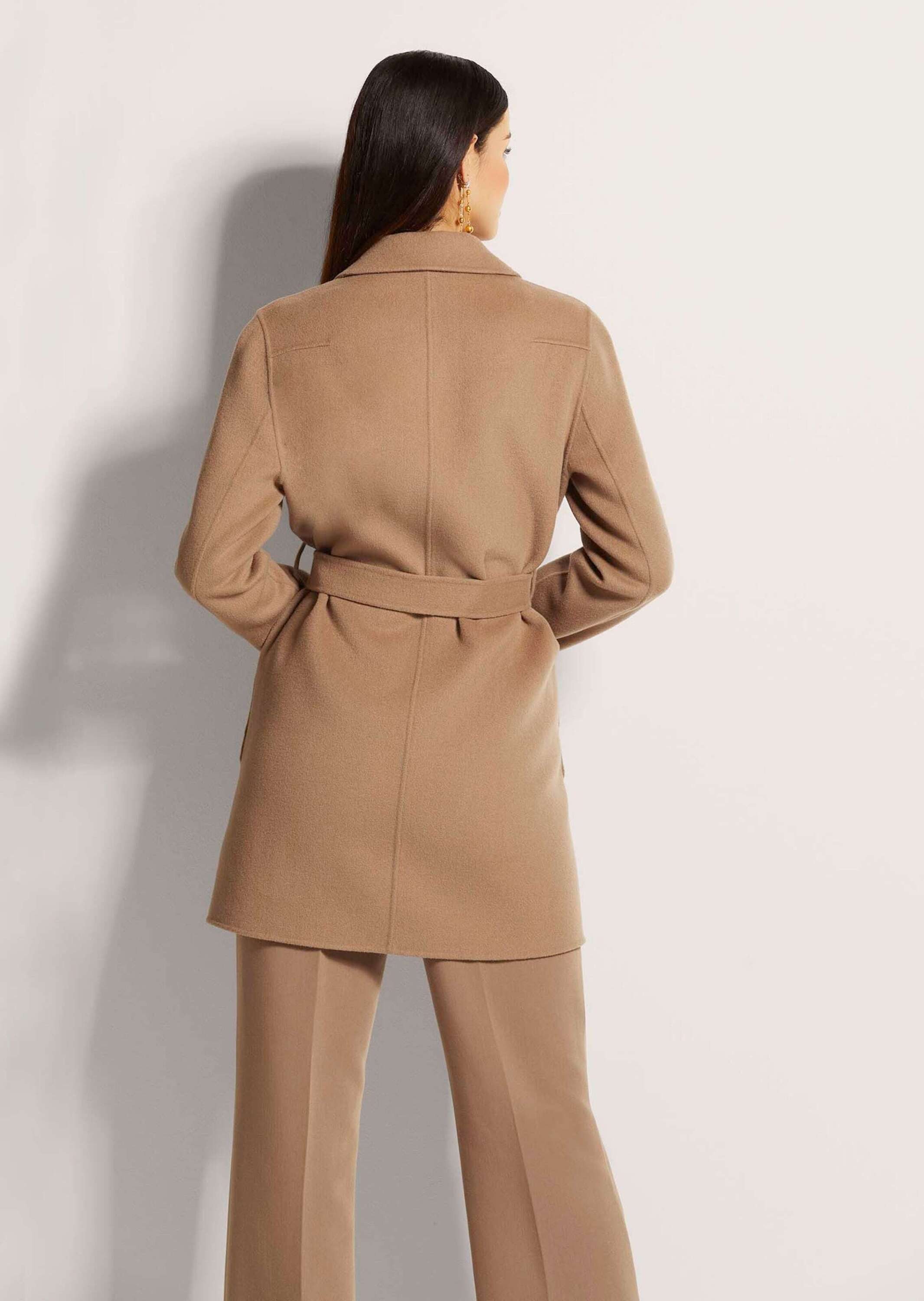 MADELEINE Kurzmantel Eleganter Doubleface-Mantel mit Reverskragen Stilvoller Wollmantel mit aufgesetzten Taschen, Bindeband und Langarm