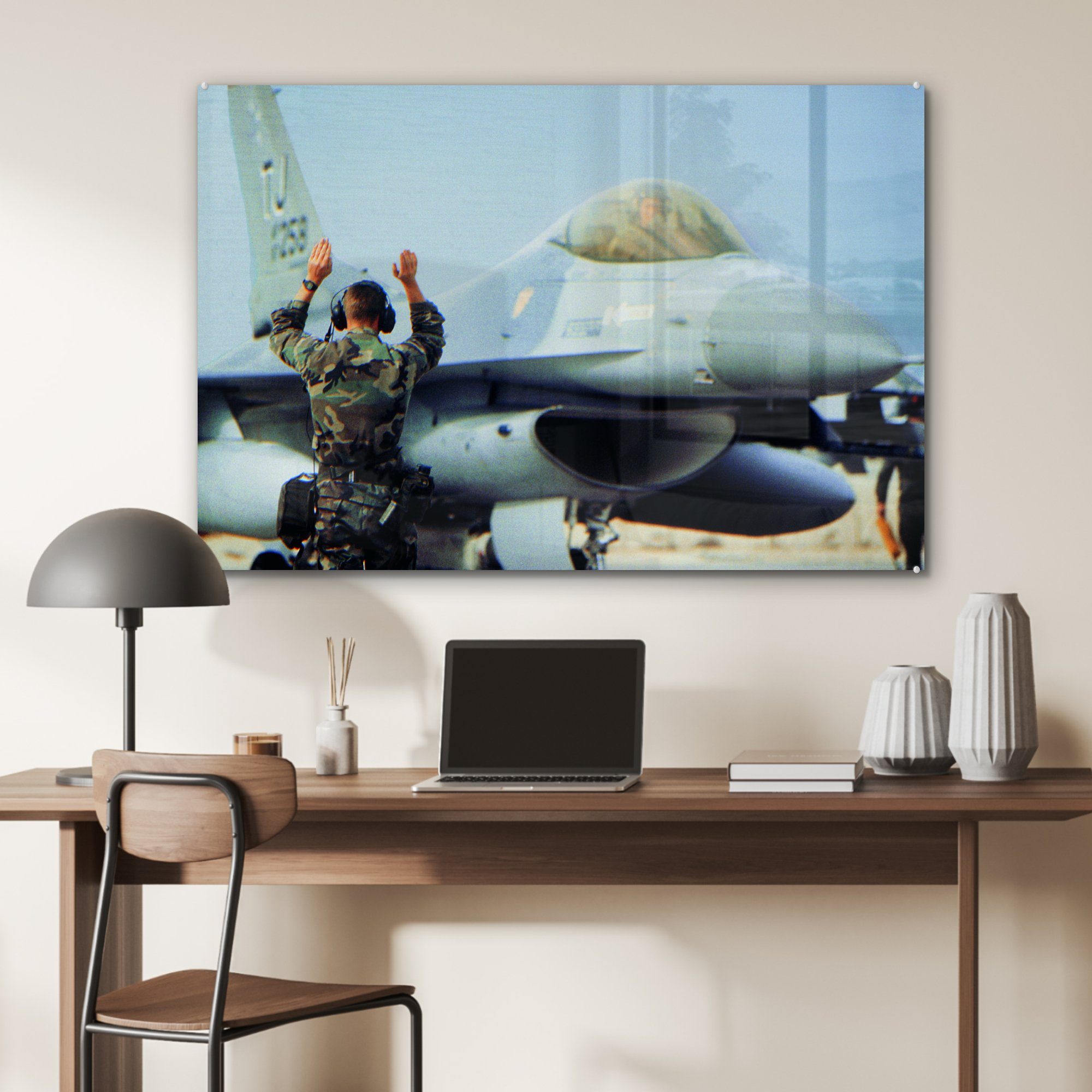 MuchoWow Acrylglasbild Bodenpersonal Piloten & St), Militärflugzeugs, (1 Schlafzimmer signalisiert dem Wohnzimmer Acrylglasbilder eines