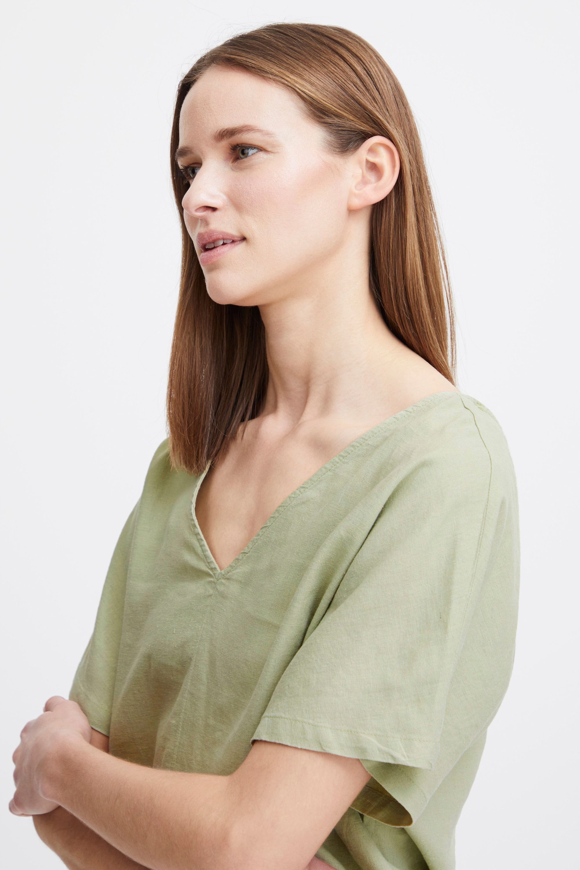 b.young Kurzarmbluse BYFALAKKA VNECK BLOUSE - LIGHT WOVEN