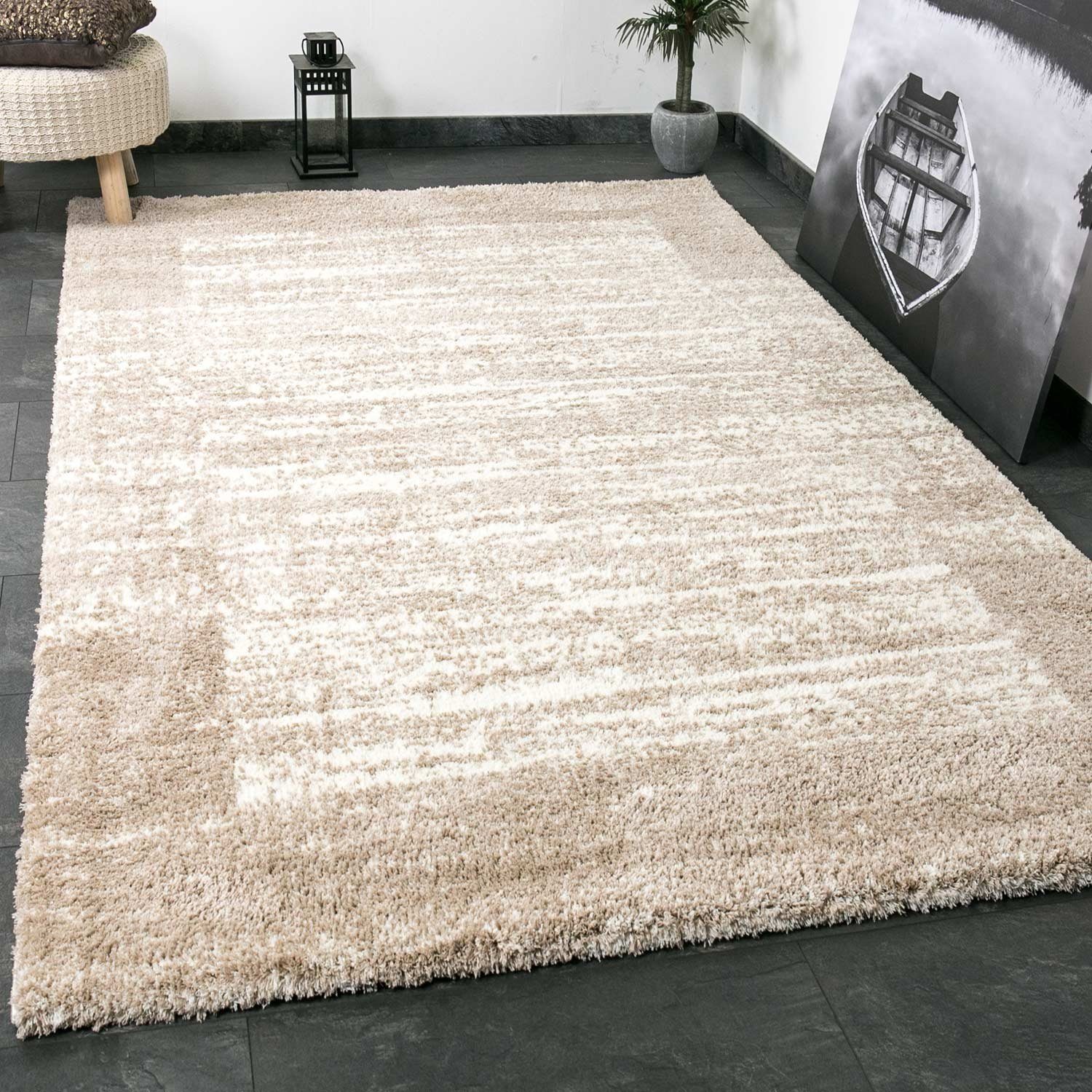 teppich-ein-extra-flauschiger-und-moderner-hochflor-teppich-mit