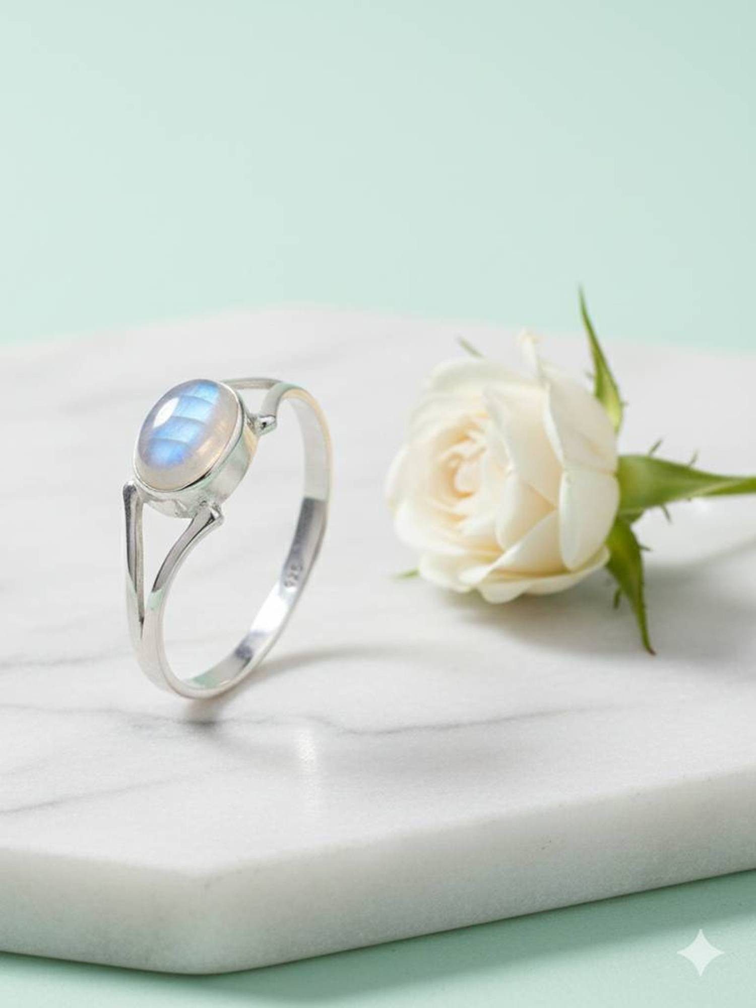 mantraroma Silberring TEKILI oval aus 925 Silber mit Regenbogen Mondstein ( günstig online kaufen