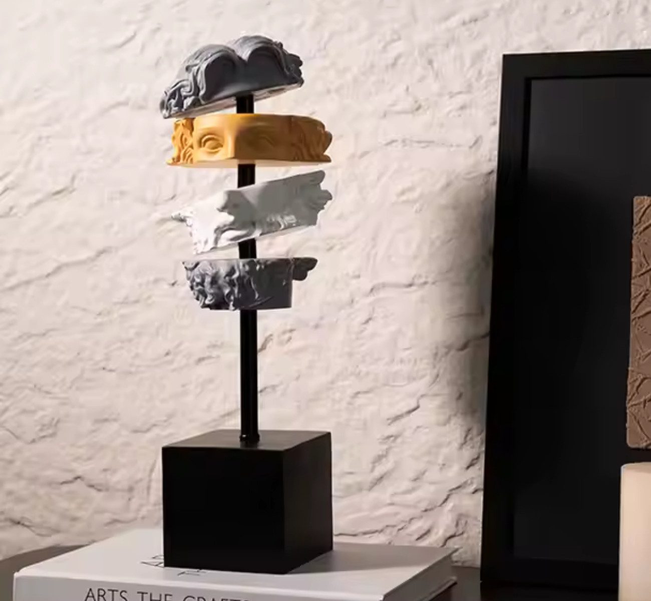 Quality Elegance Skulptur Moderne Humanoide Skulptur – Resin Tischdekoration, 13x39cms