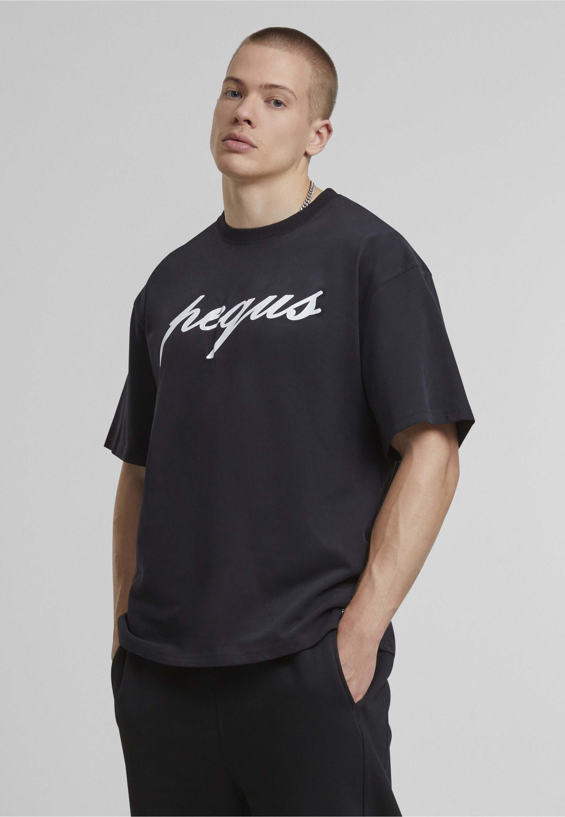 PEQUS T-Shirt PEQUS PEQUS Front Logo T-Shirt (1-tlg)