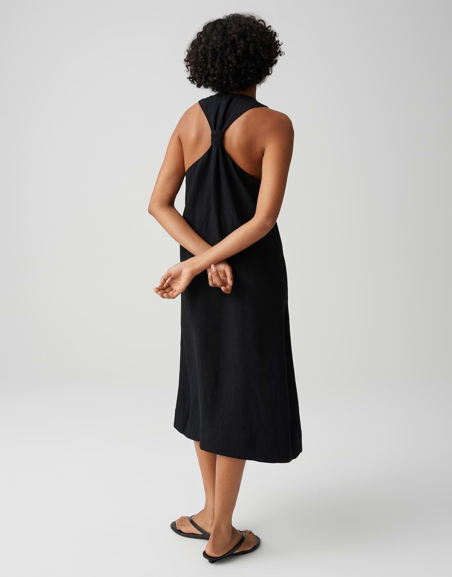 OPUS Neckholderkleid Waka aus Webware mit Leinenstruktur Mit Eingrifftaschen für praktische Alltagslooks