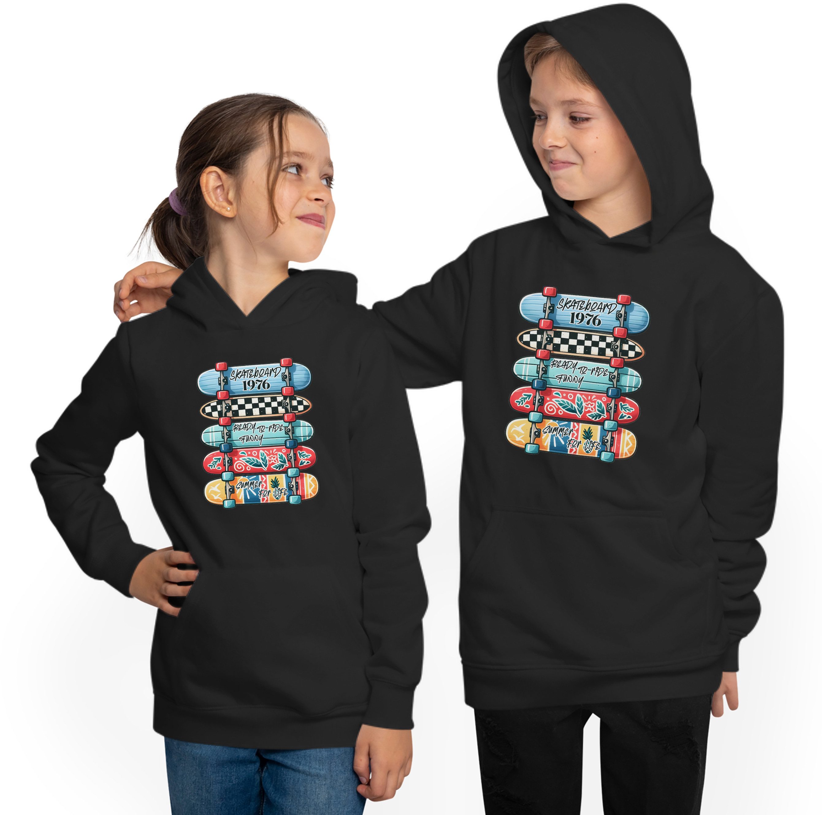 MyDesign24 Hoodie Kinder Kapuzensweater - 5 Skateboards in Sommerfarben Kapuzenpulli mit Aufdruck i535