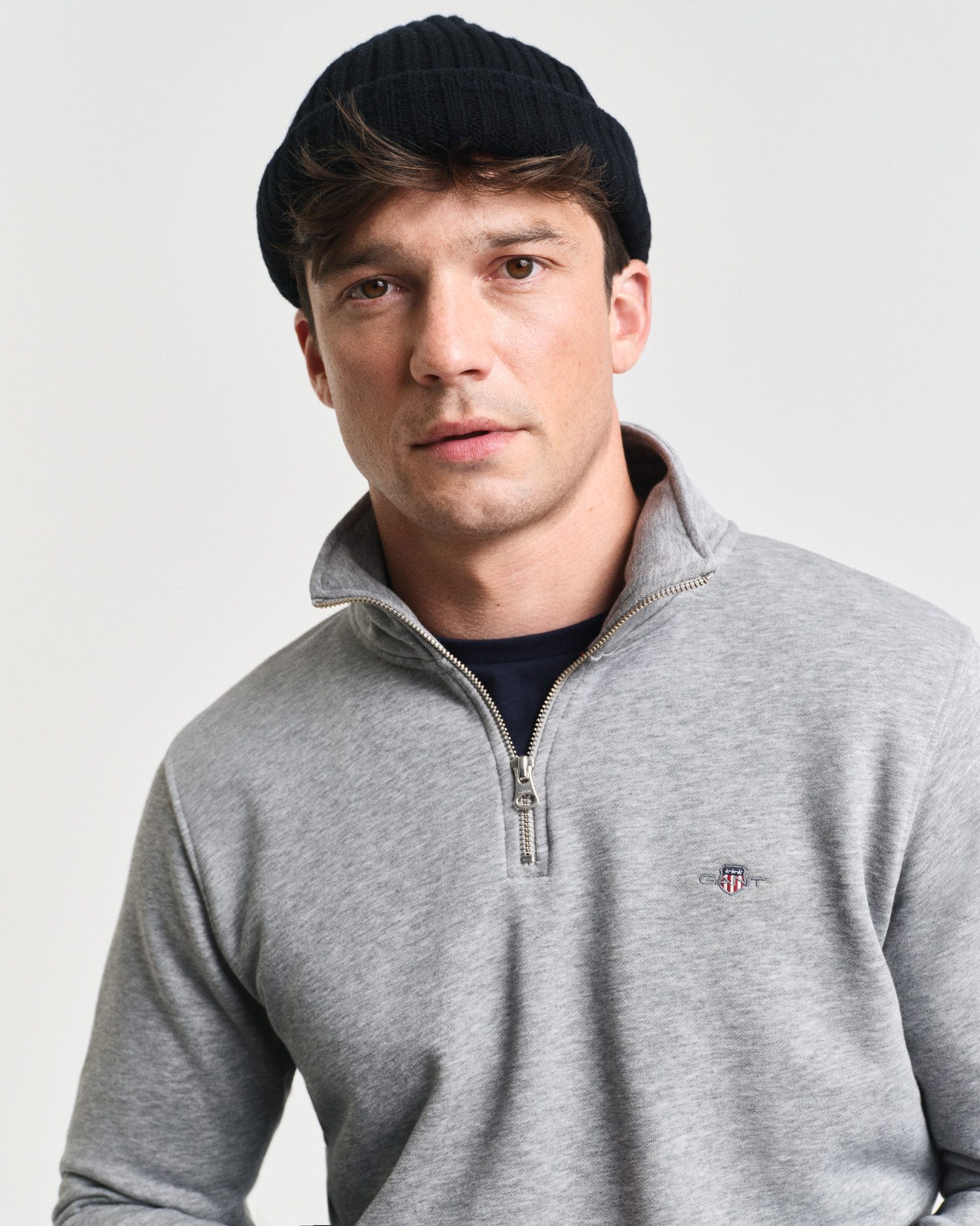 Gant Sweatshirt REG SHIELD HALF ZIP SWEAT mit Logostickerei auf der Brust