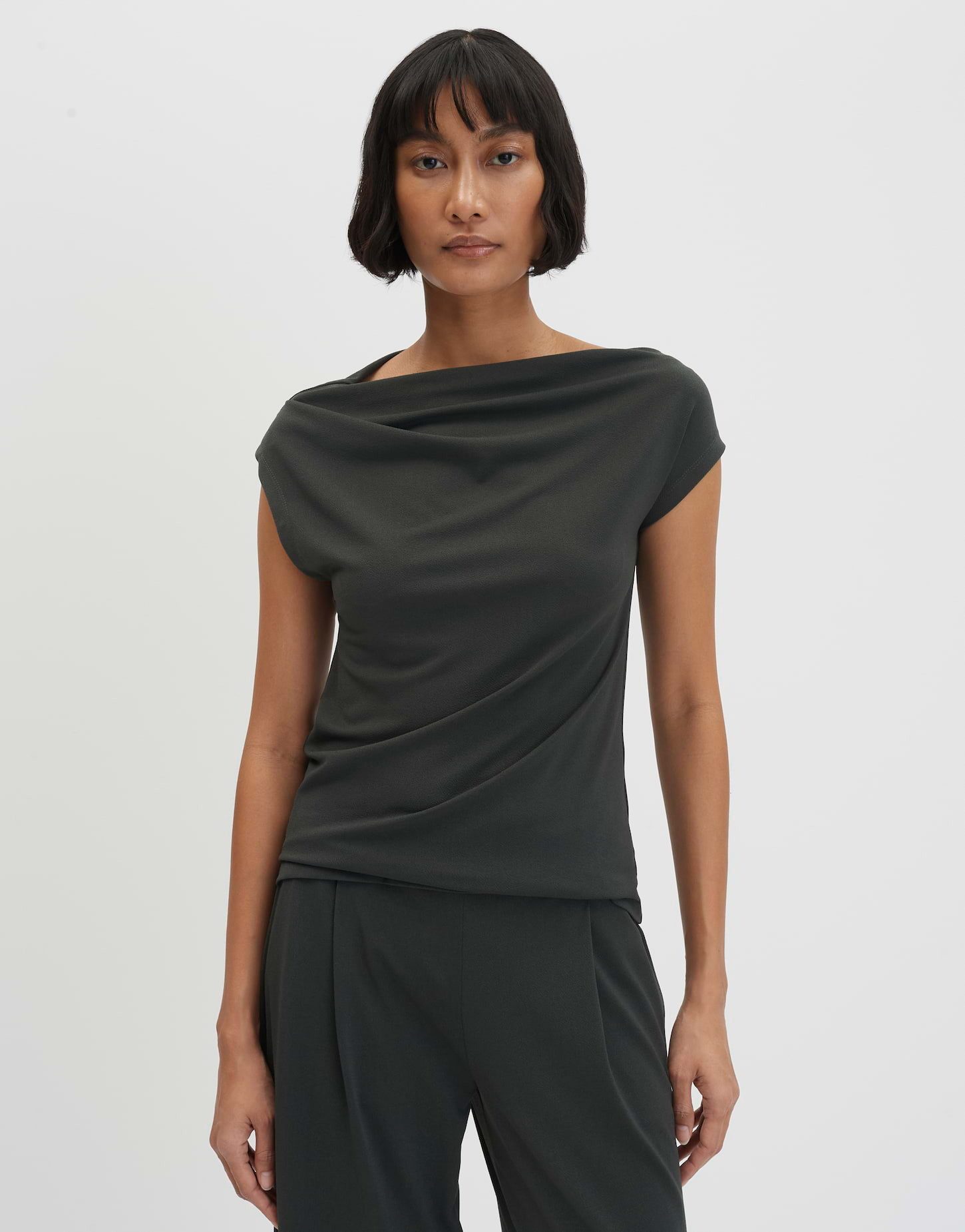 someday Kurzarmshirt Kilippa aus weichem Jersey Mit fließendem Fall und elegant drapierter Optik