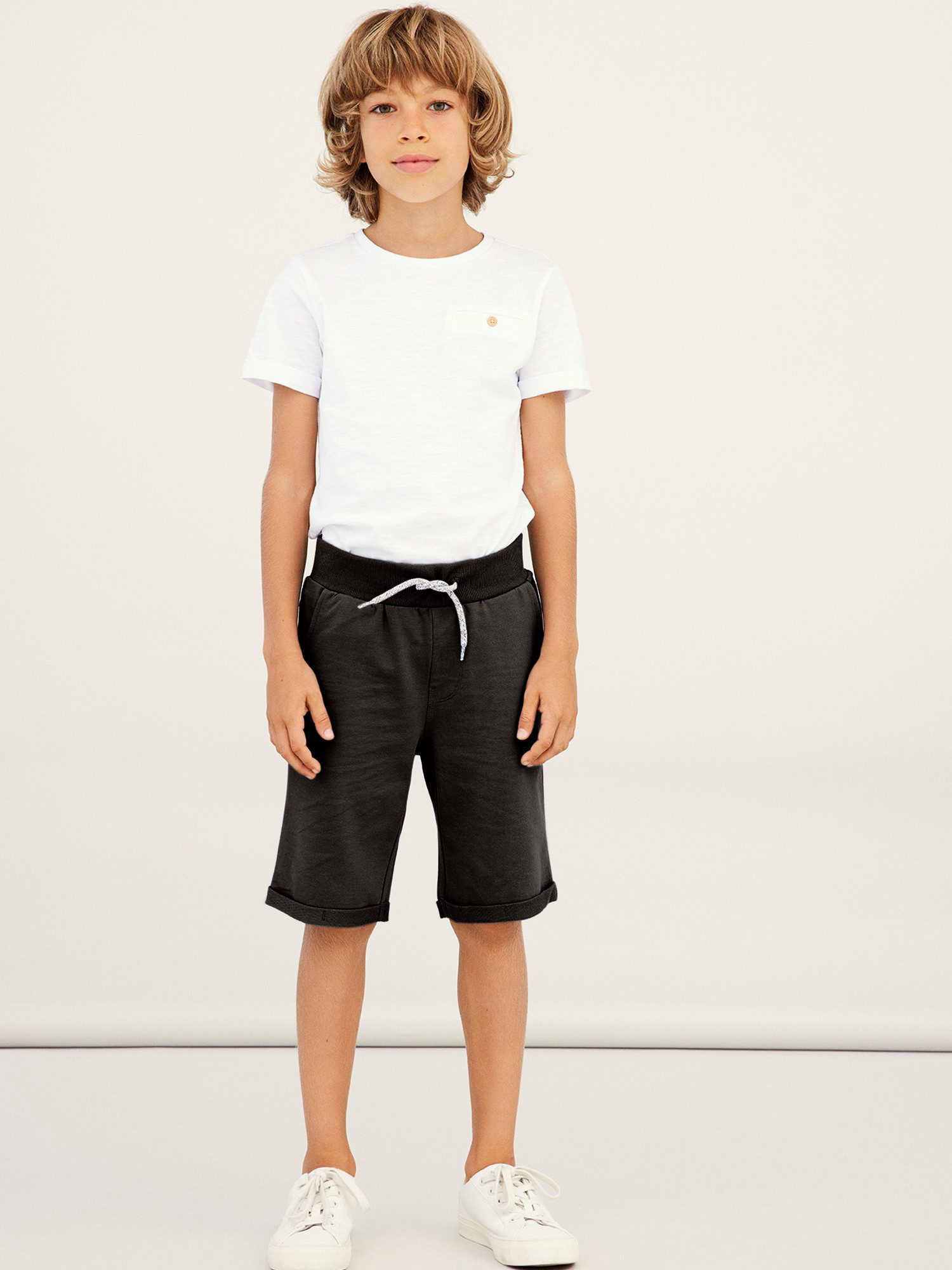 Sweatshorts NKMVERMO LONG SWE SHORTS UNB F NOOS