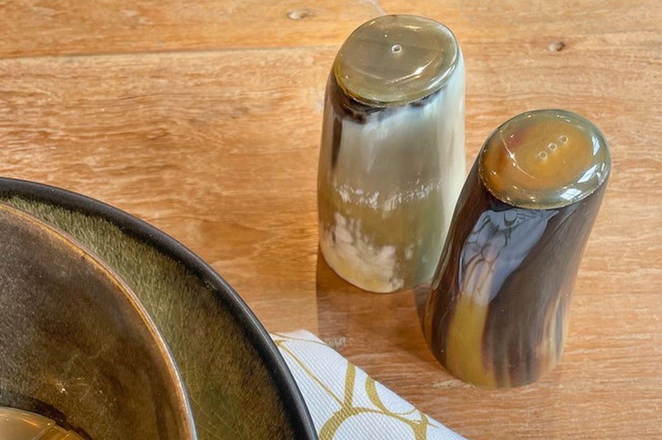 daslagerhaus living Gewürzstreuer Salz und Pfeffer Streuer Horn