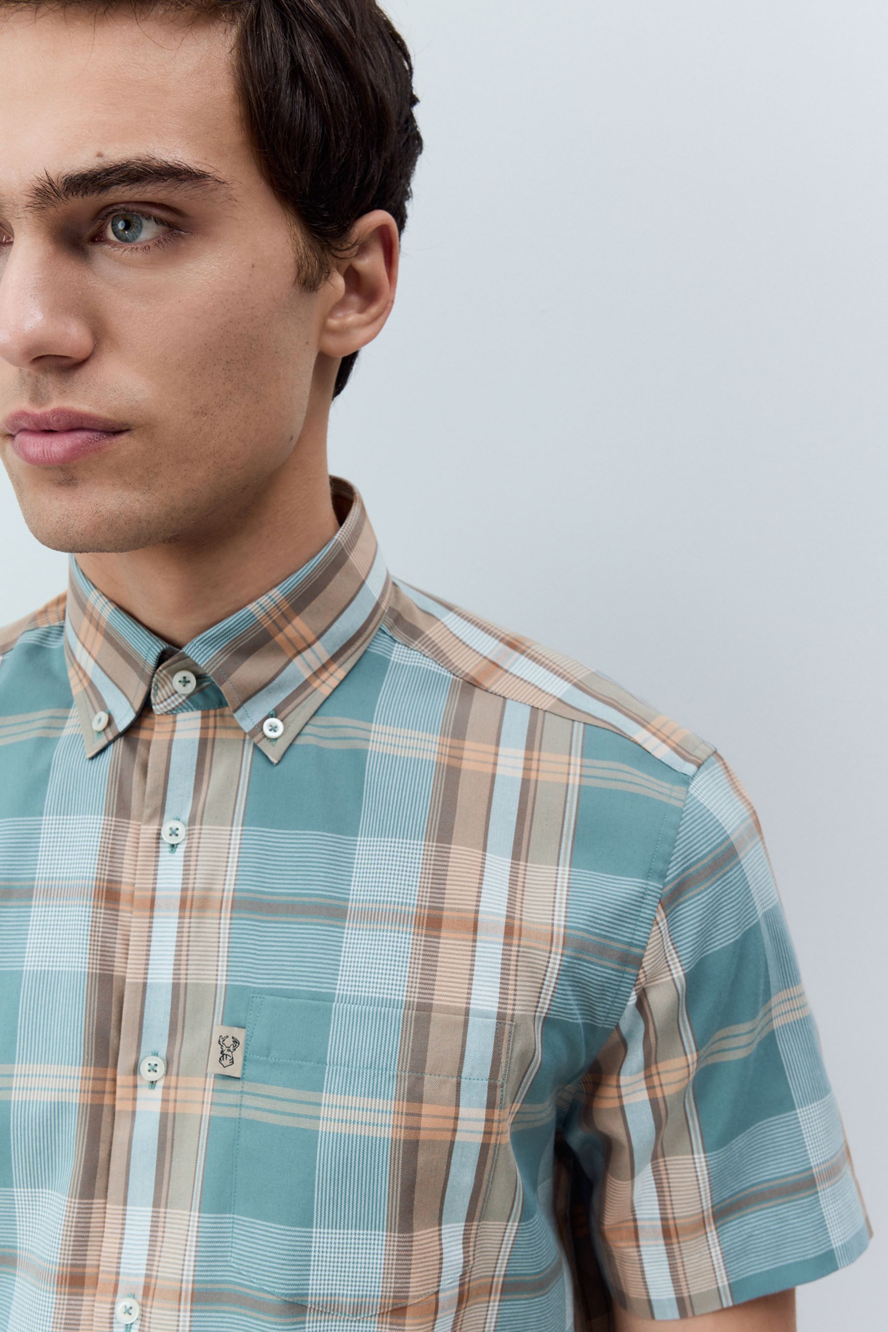 Next Kurzarmhemd Pflegeleichtes Button-Down-Oxfordhemd, Regular-Fit (1-tlg)
