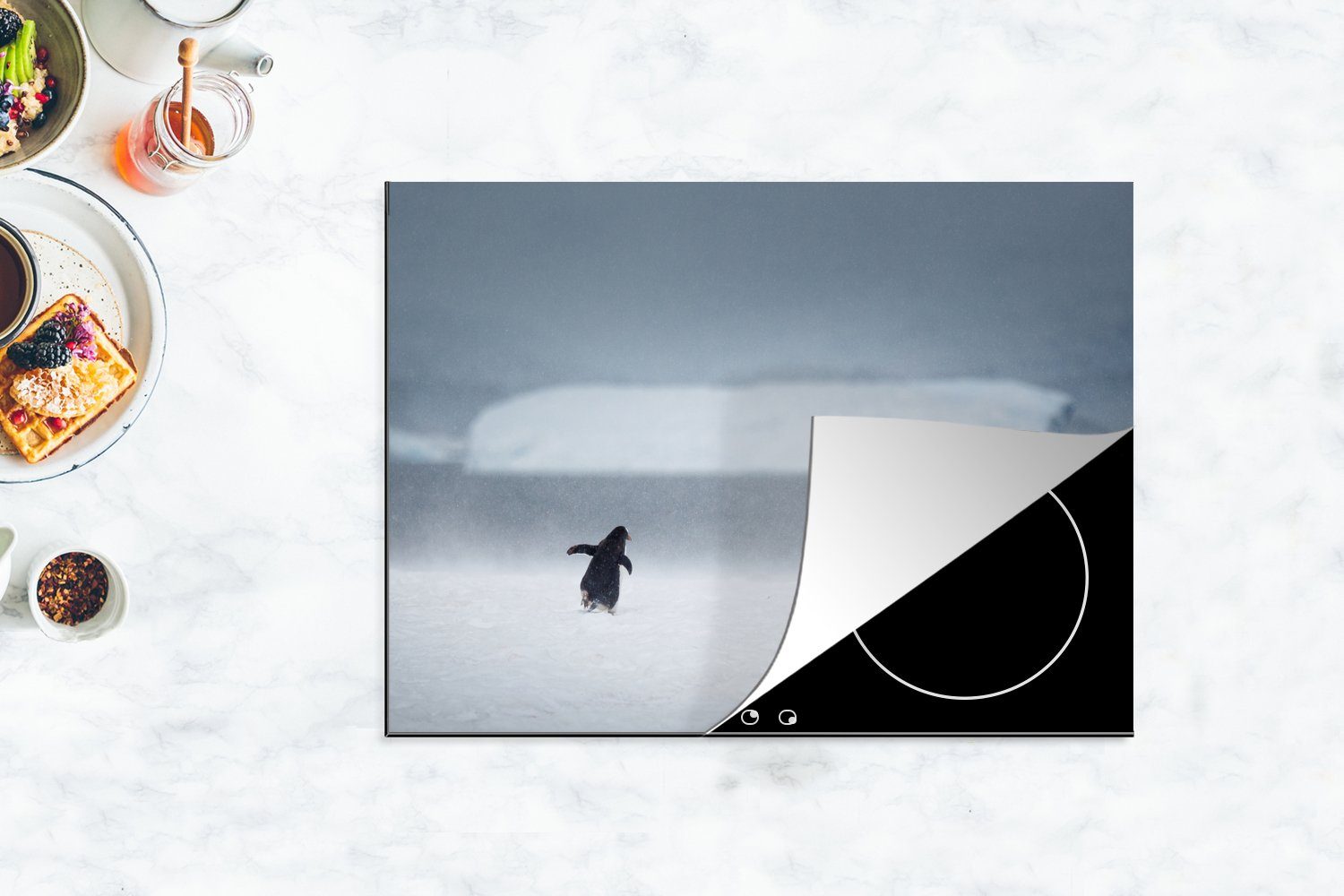 Vinyl, (1 in nutzbar, Pinguin wandert tlg), Schnee Arbeitsfläche Herdblende-/Abdeckplatte Antarktis, MuchoWow cm, Ceranfeldabdeckung der Mobile 70x52 im