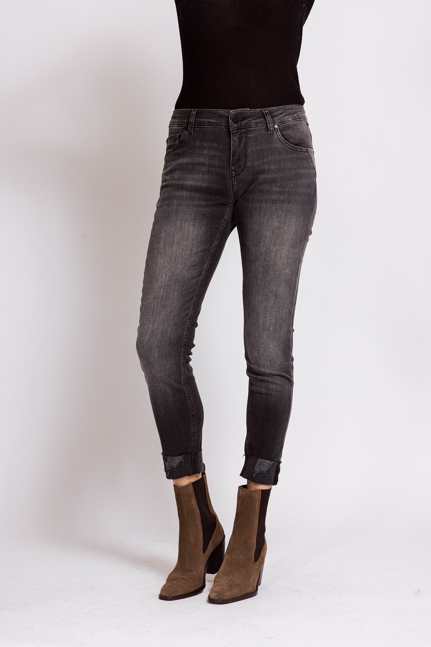 Zhrill Slim-fit-Jeans NOVA Casual Passform, mit Elasthan-Anteil, mit Gürtelschlaufen