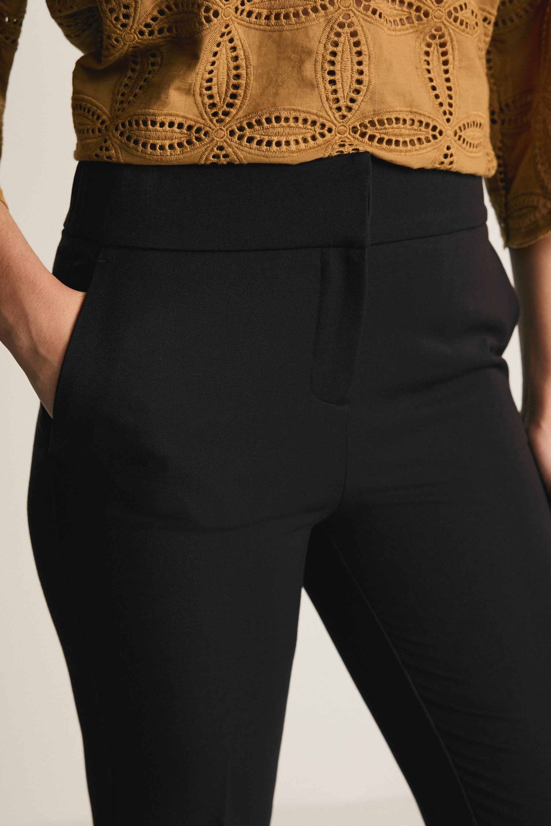 Next Stretch-Hose Figurbetonte Hose im Slim Fit (1-tlg)