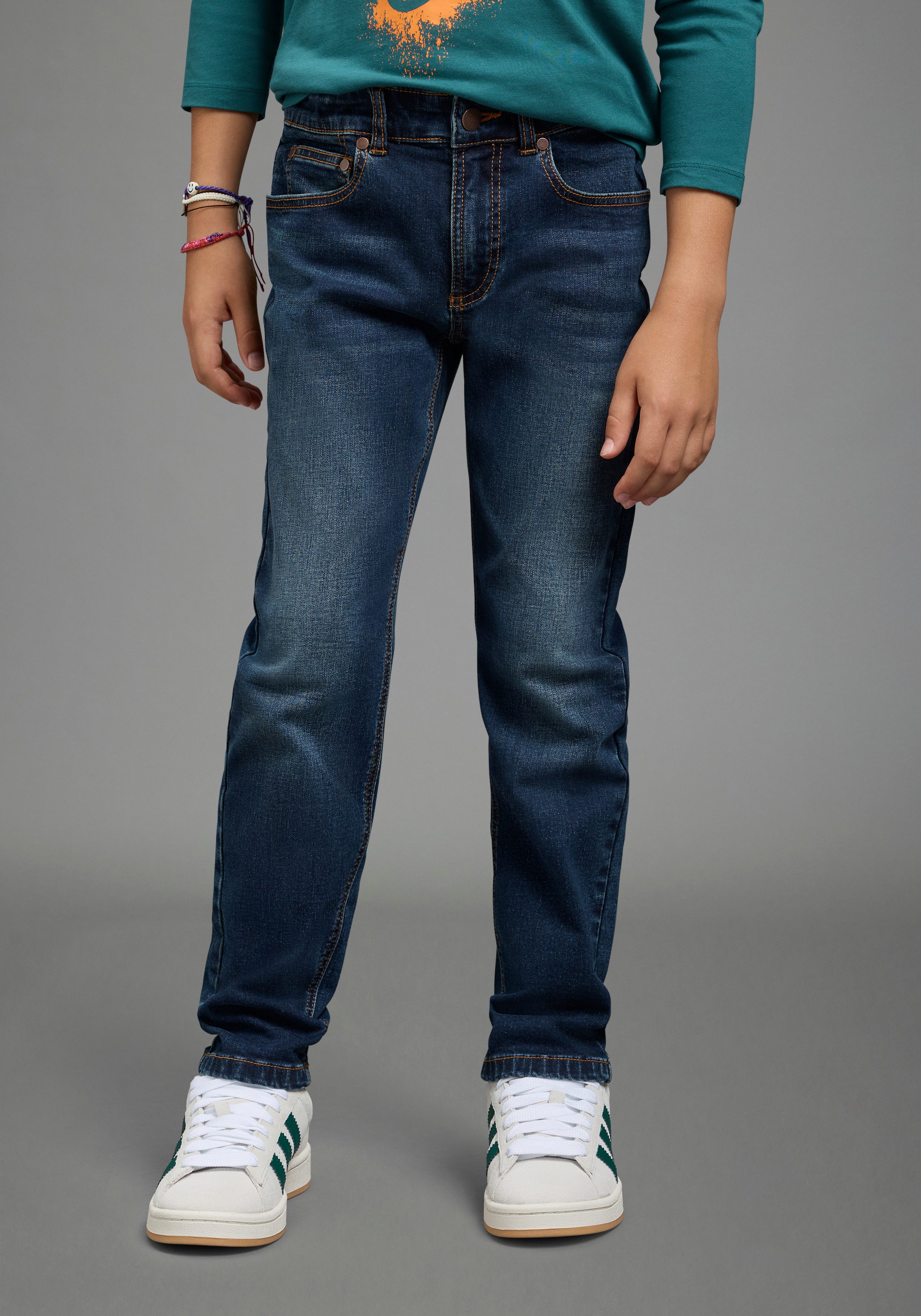 KIDSWORLD Straight-Jeans Gerade Stretchjeans Stretchjeans in authentischer Waschung