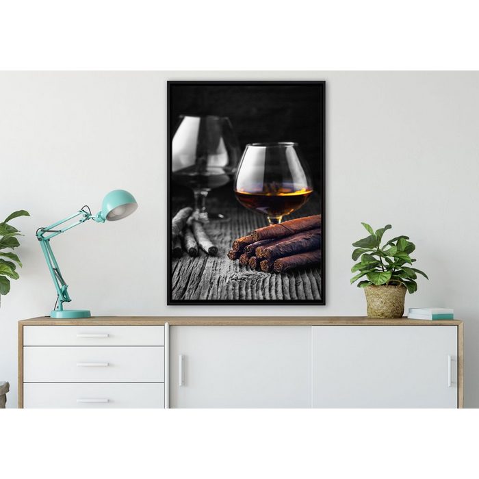 Pixxprint Leinwandbild Whisky mit Zigarren auf Holztisch Wanddekoration (1 St) Leinwandbild fertig bespannt in einem Schattenfugen-Bilderrahmen gefasst inkl. Zackenaufhänger