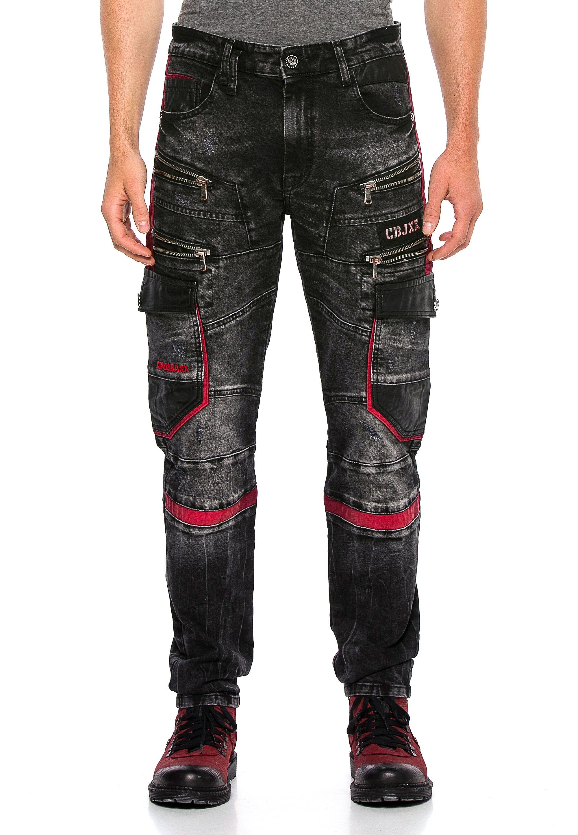 Cipo & Baxx Bequeme Jeans auffälligen Elementen mit