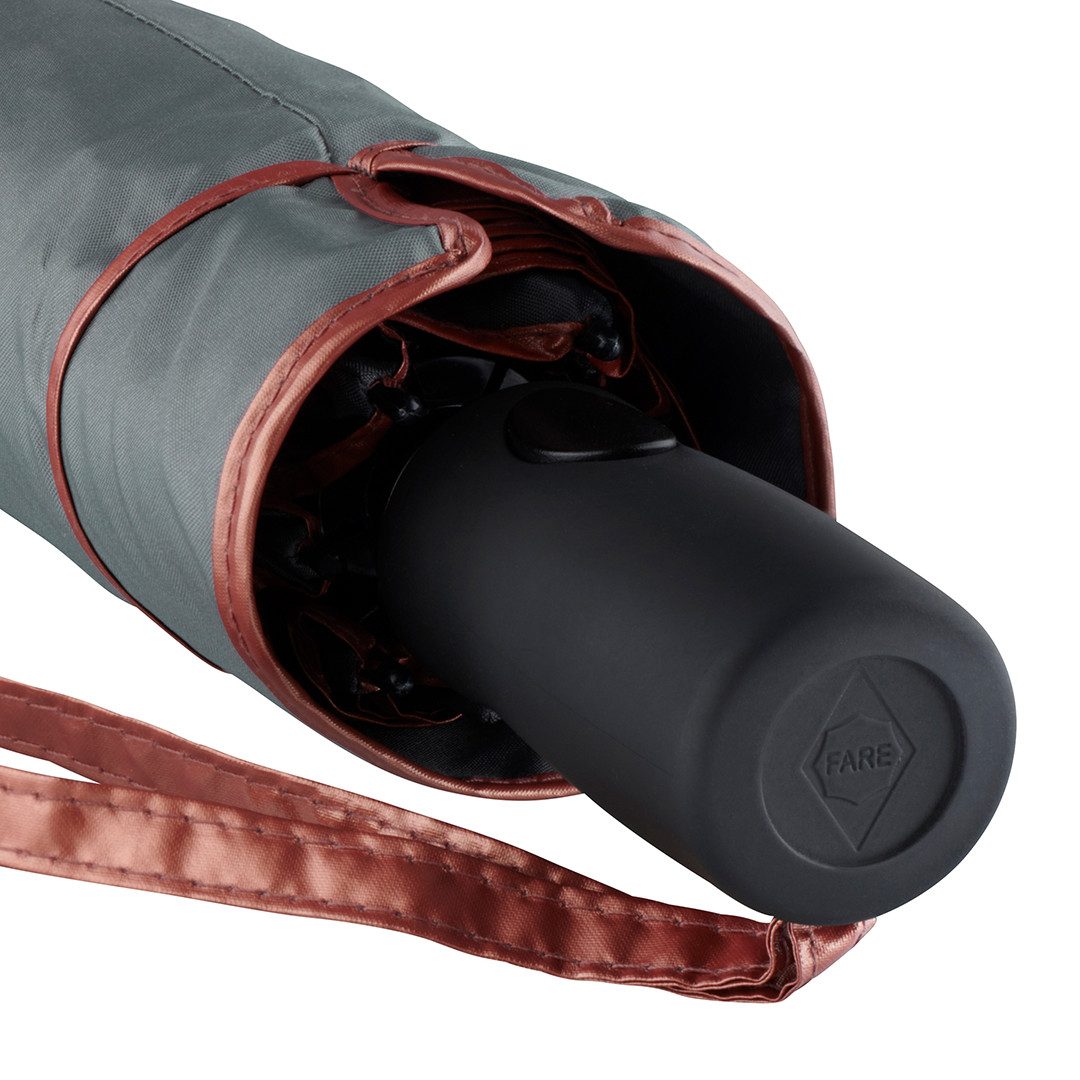 FARE Taschenregenschirm Doubleface, Auf-Automatik, Zweifarbiger Bezug, Windproof-PLUS, Fibertec-Doppelschienen, Soft-Touch-Griff, 100 cm