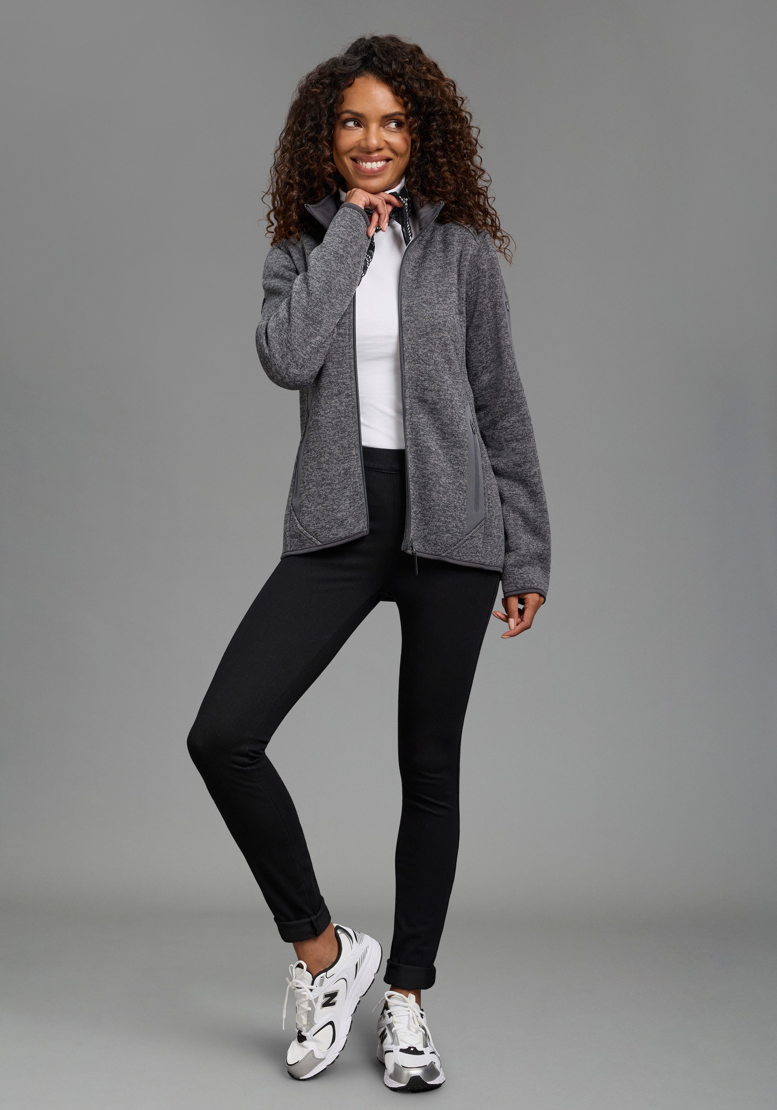 Zum Outfit 12