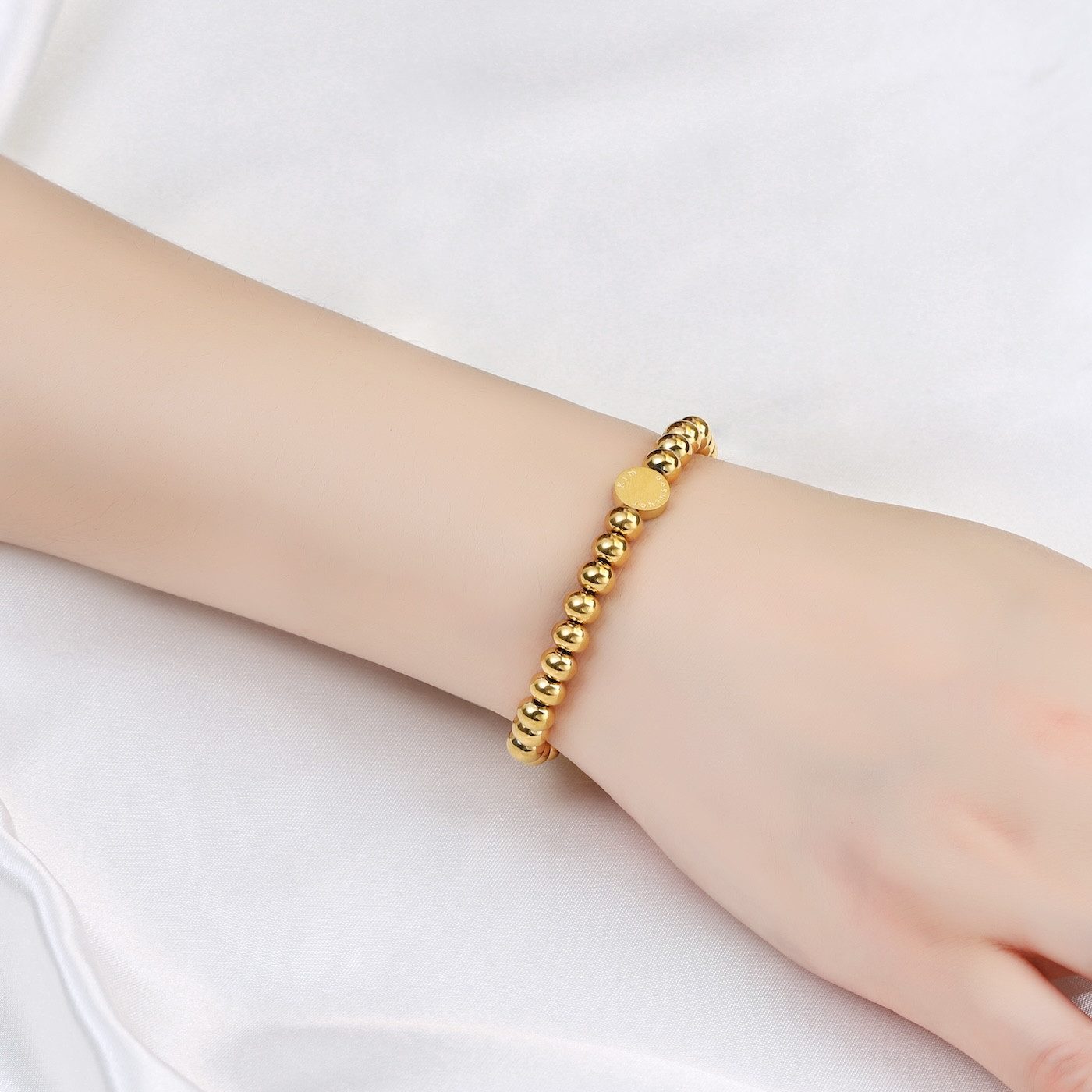 Kim Johanson Armband Essence (1-tlg), elastisch, glänzende Perlen im minimalistischen Design – Bild 5 von 5