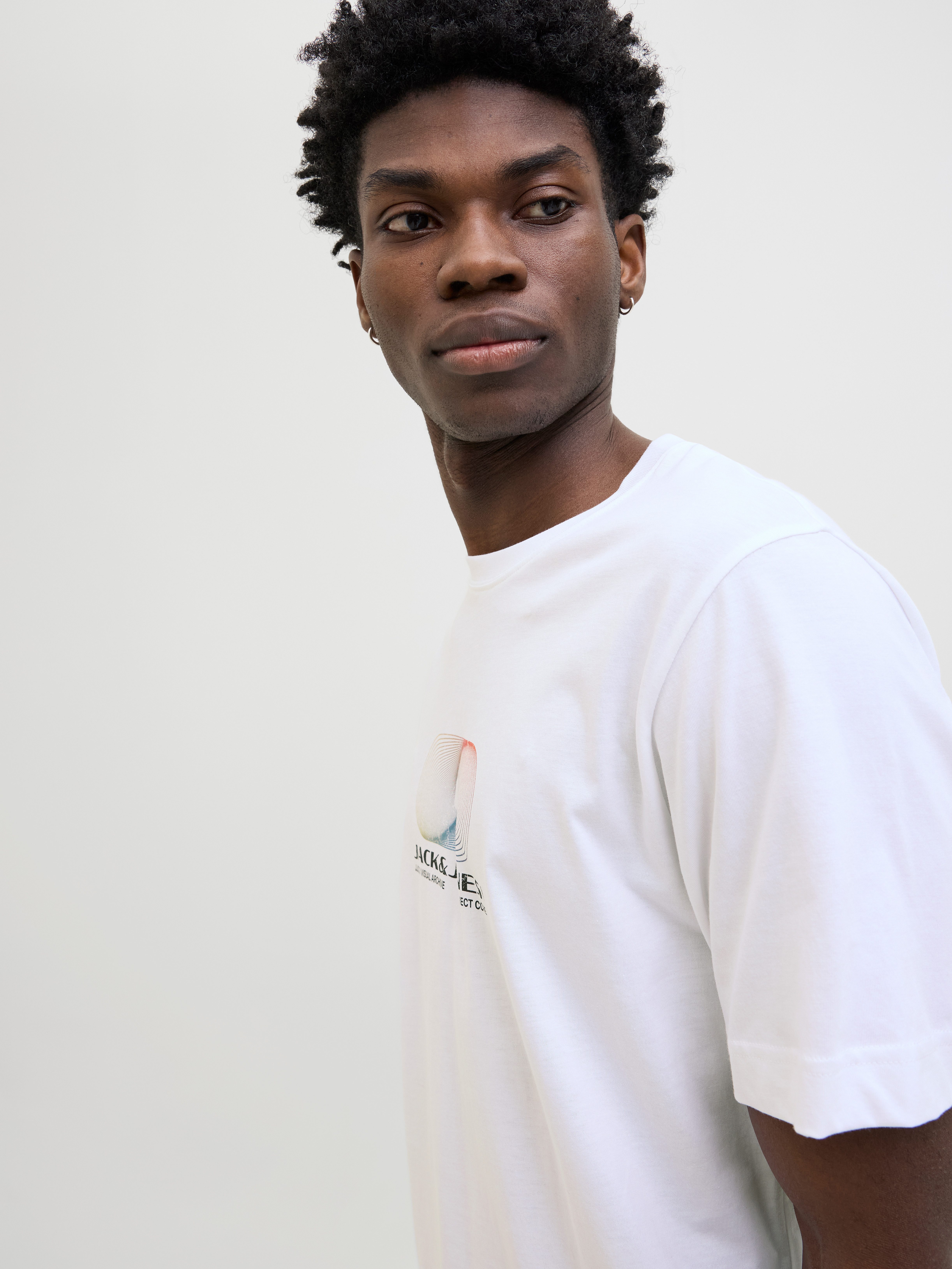 Jack & Jones Print-Shirt JCOCALMA TEE SS CREW NECK FST mit Frontprint günstig online kaufen