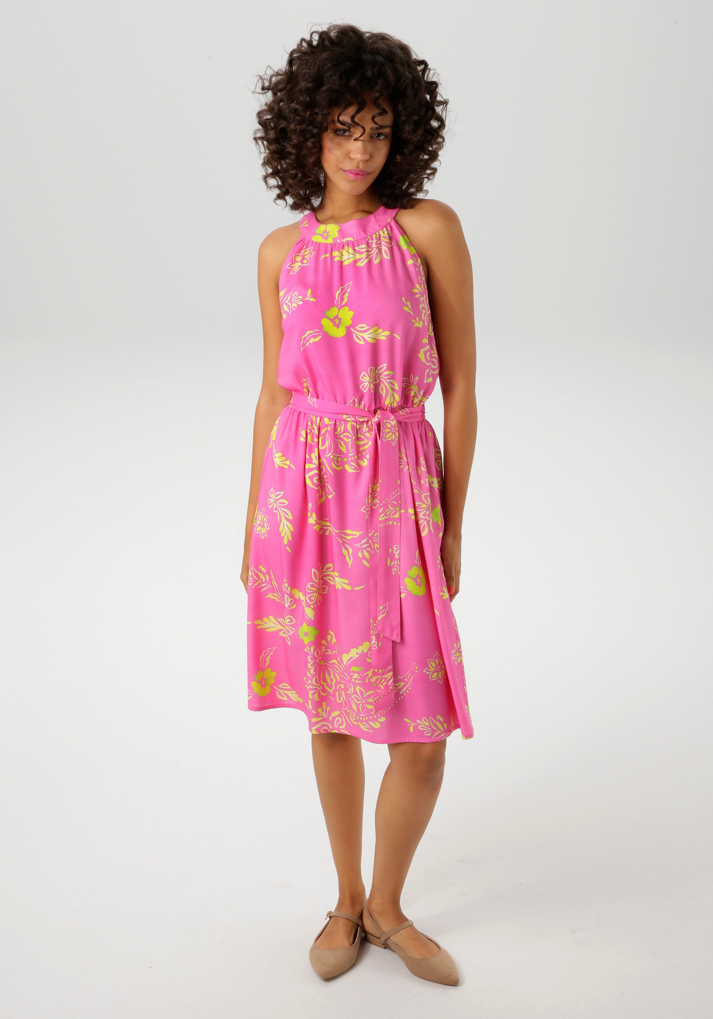 Aniston CASUAL Sommerkleid, mit farbenfrohen, grafischen Blumendruck günstig online kaufen