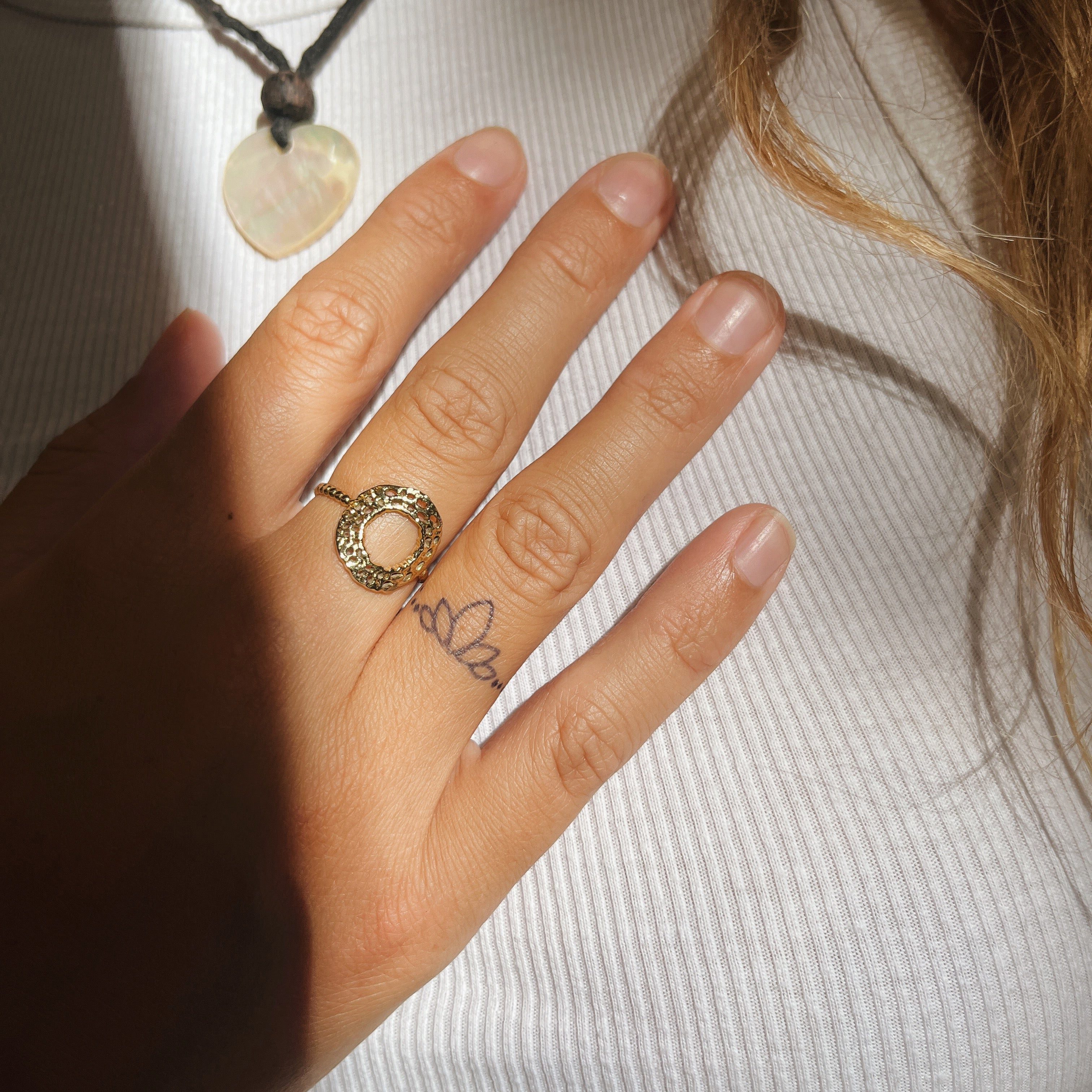 Inkster Schmuck-Tattoo Lotusring, wasserfestes temporäres Tattoo, 2 Wochen Halt