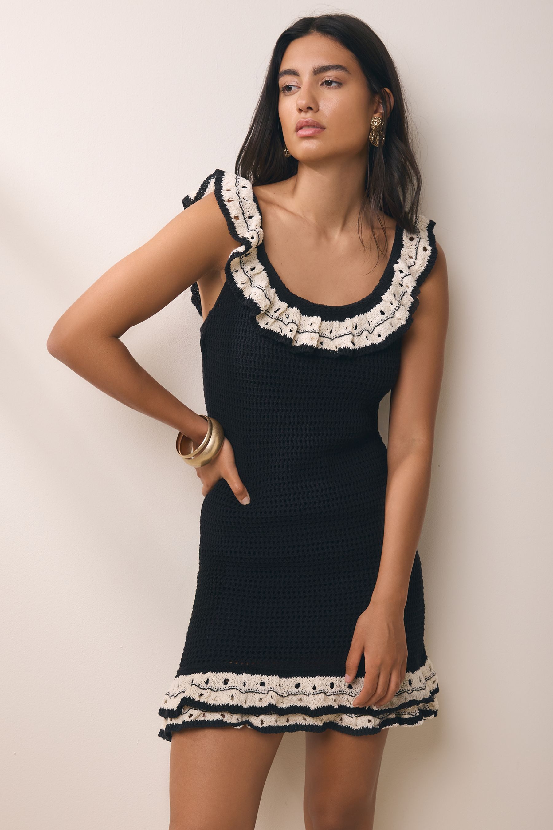 Bhoem Minikleid Mini-Strickkleid mit Häkel- und Rüschendetails (1-tlg)