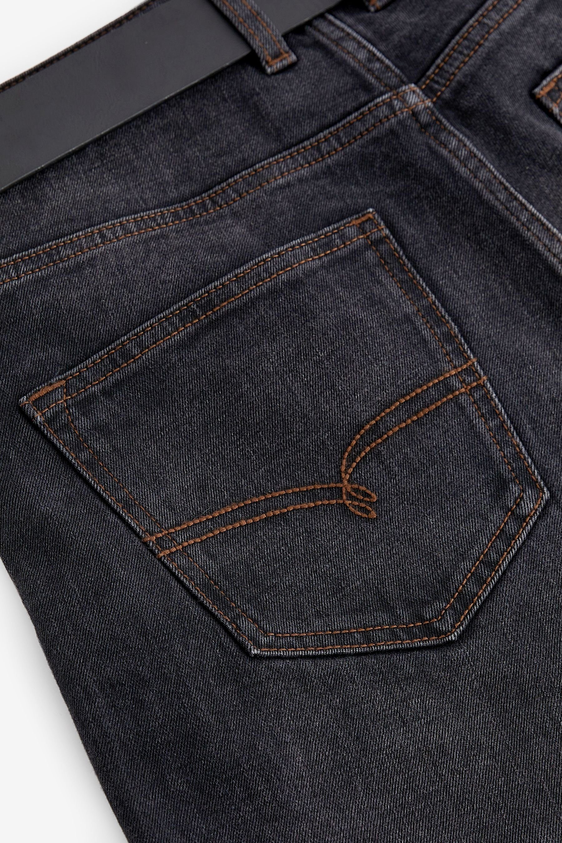 Next mit Straight-Jeans (2-tlg) Gürtel Straight Fit Black Jeans