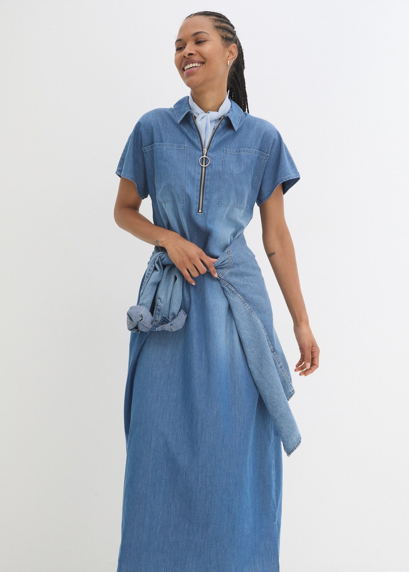 bonprix Jeanskleid für warme Tage, mit kurzem Arm, aus Baumwolle, mit Hemdblusenkragen