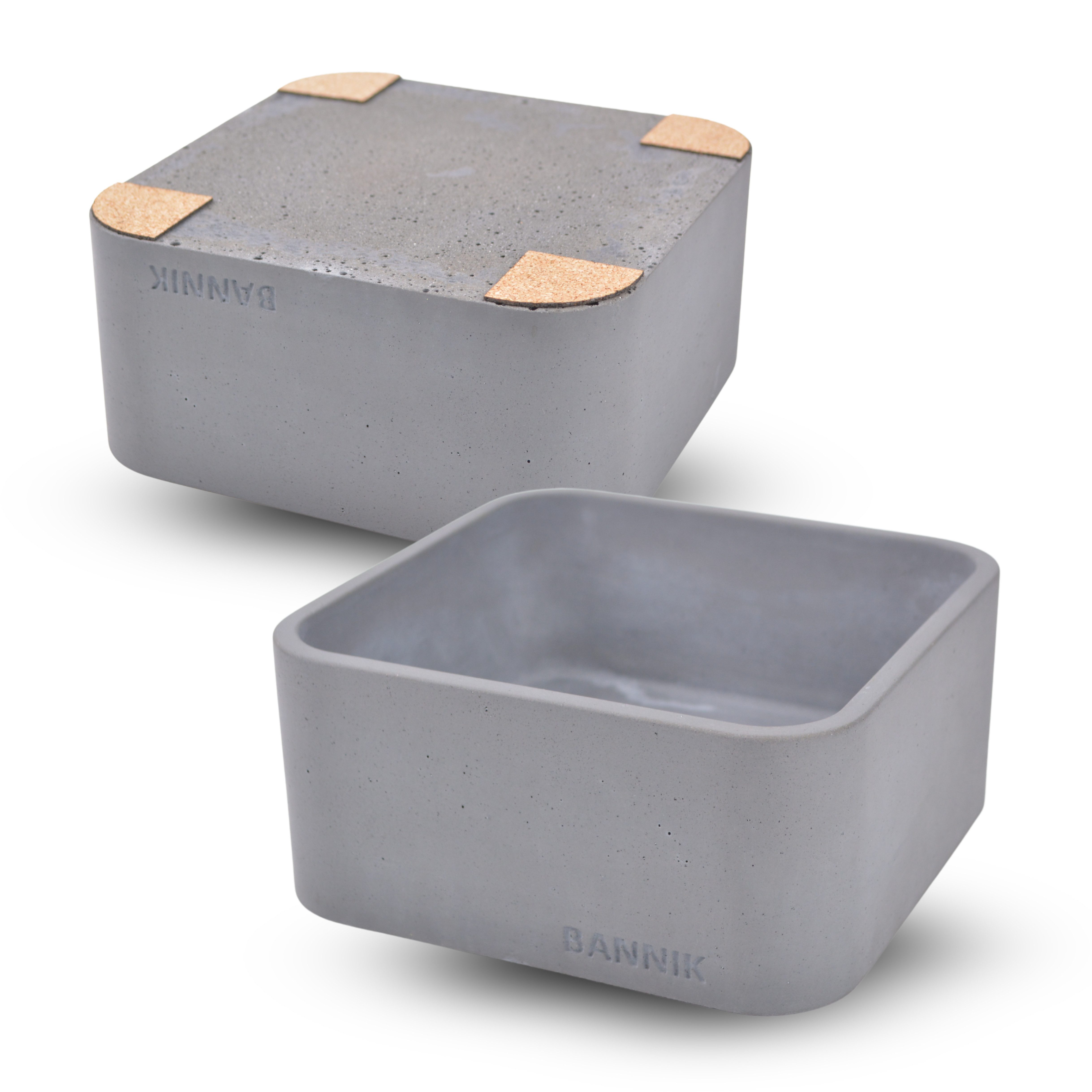 Blumentopf Pflanztopf aus Beton mit Trockenmoos