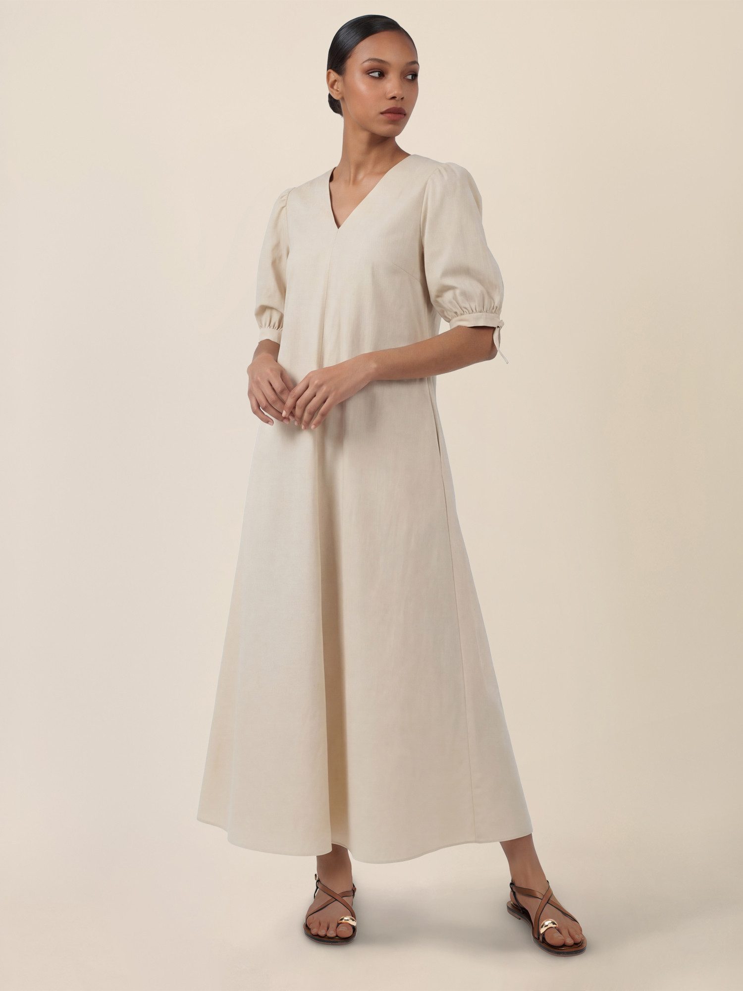 Apart Maxikleid mit Puffärmeln und V-Ausschnitt