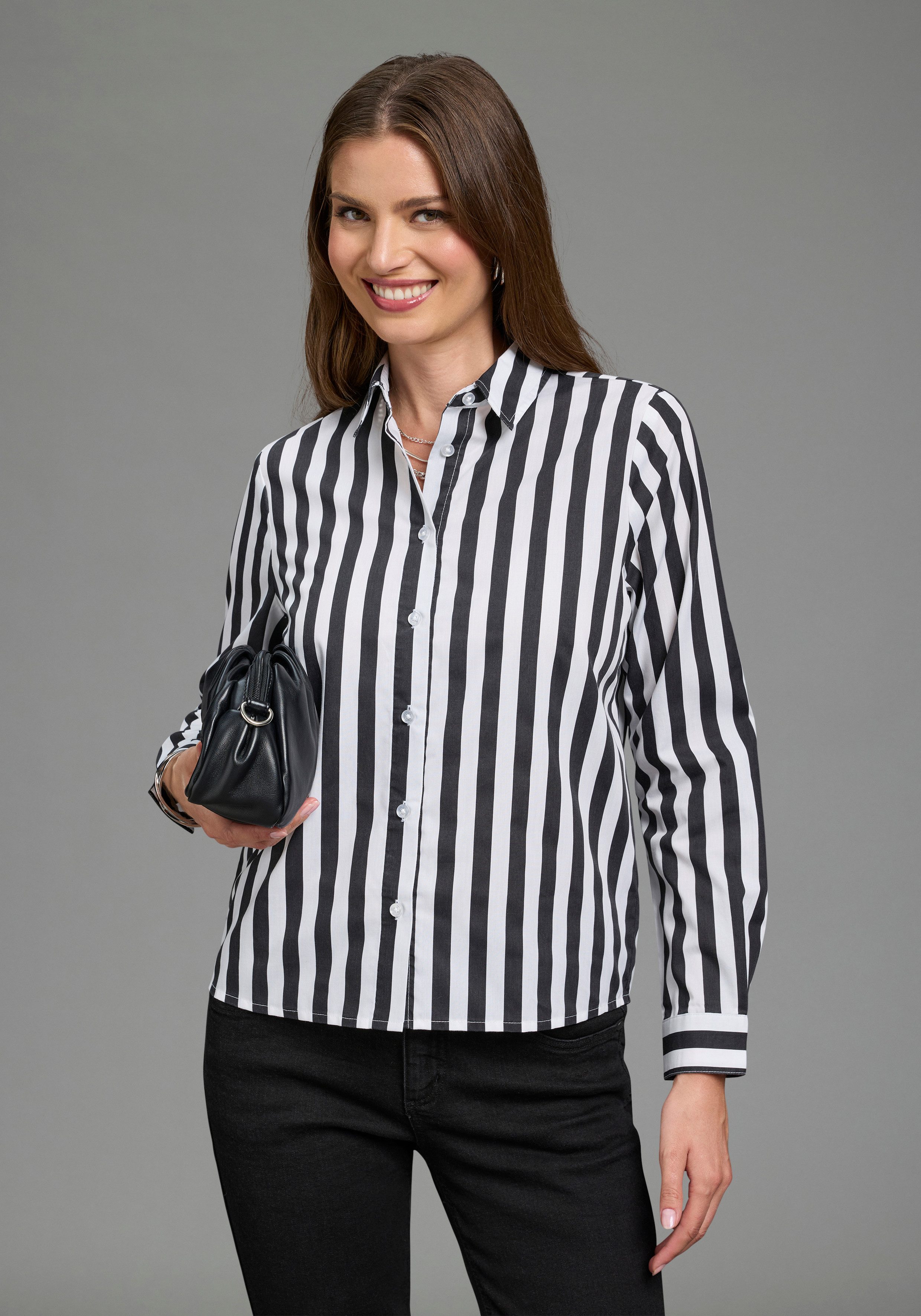 Laura Scott Klassische Bluse figurumspielende Passform, mit 1-Knopf-Manschette, gestreifte Optik. € 39,99, (€ 39,99 pro 1 Stk).