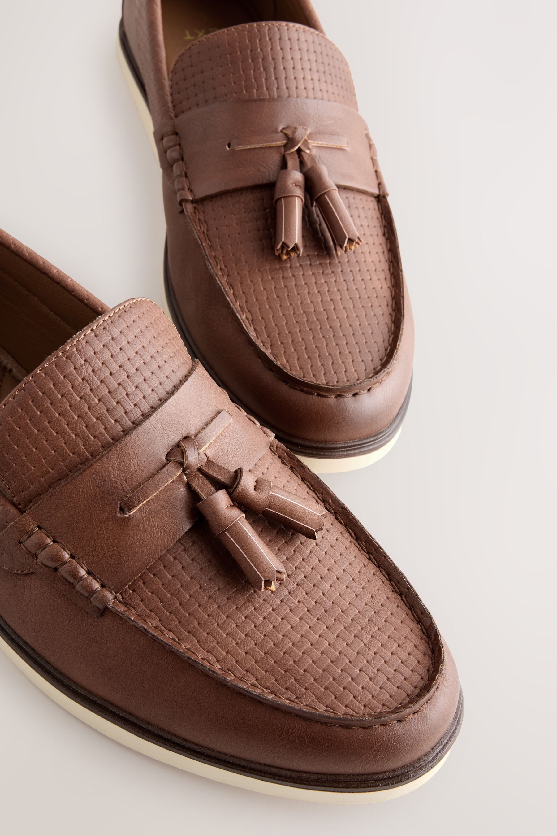 Next Loafer mit Prägung und Quaste Loafer (1-tlg)