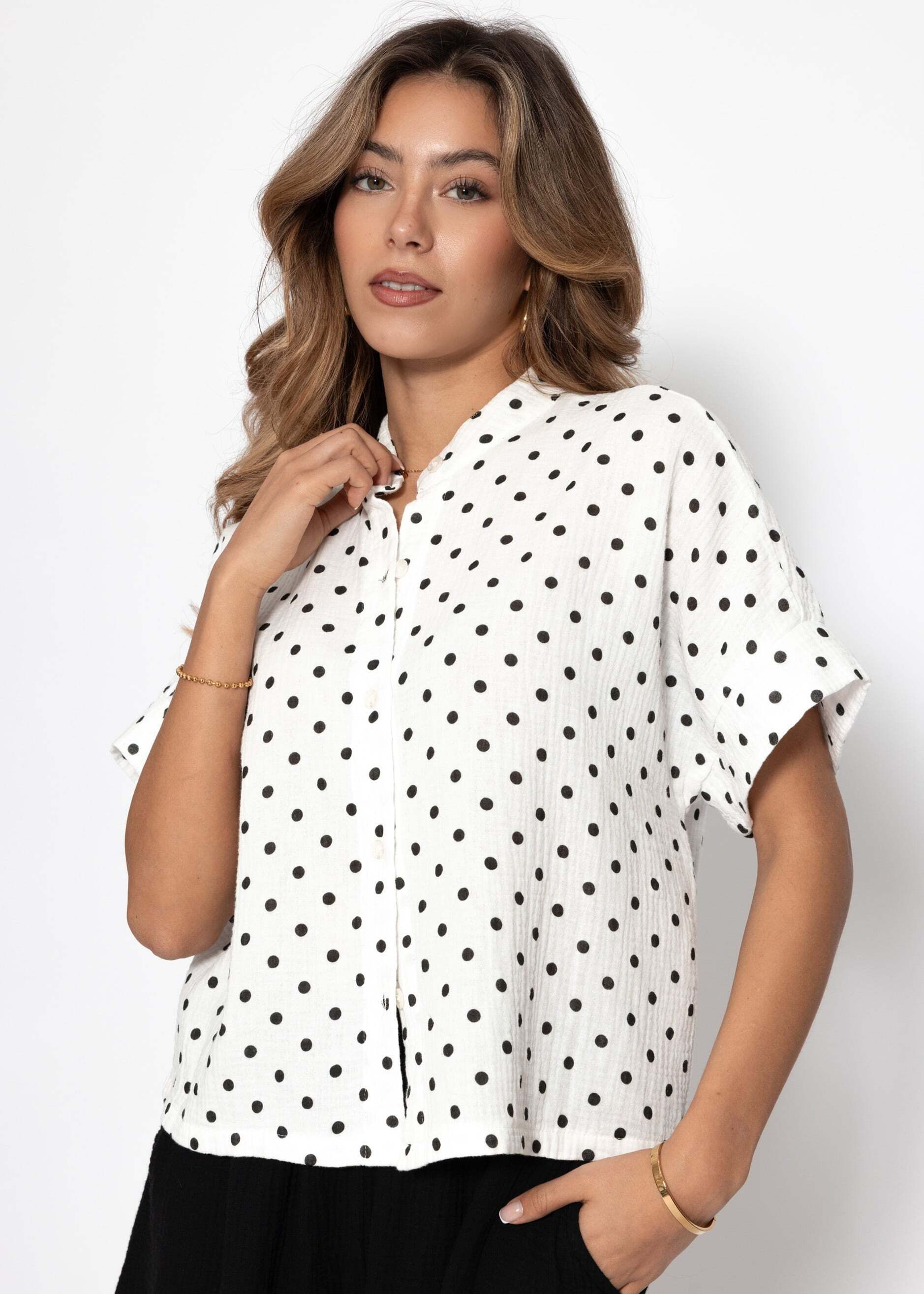 SASSYCLASSY Langarmbluse Musselin Bluse mit Blumenprint für Damen Weiche Bluse mit kurzen Ärmeln in lockerem Schnitt Rosa – Bild 4 von 5