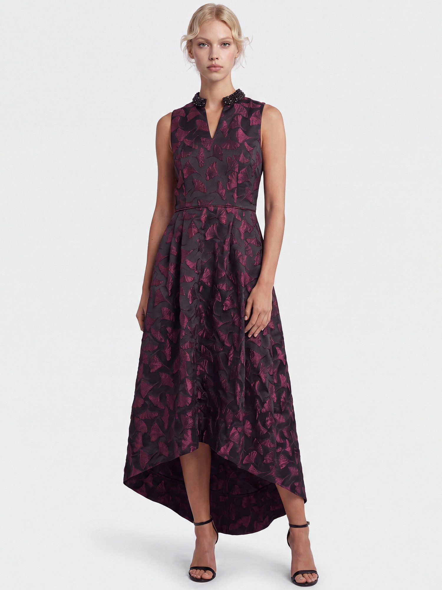 Apart Abendkleid mit Blüten- und Blättermuster