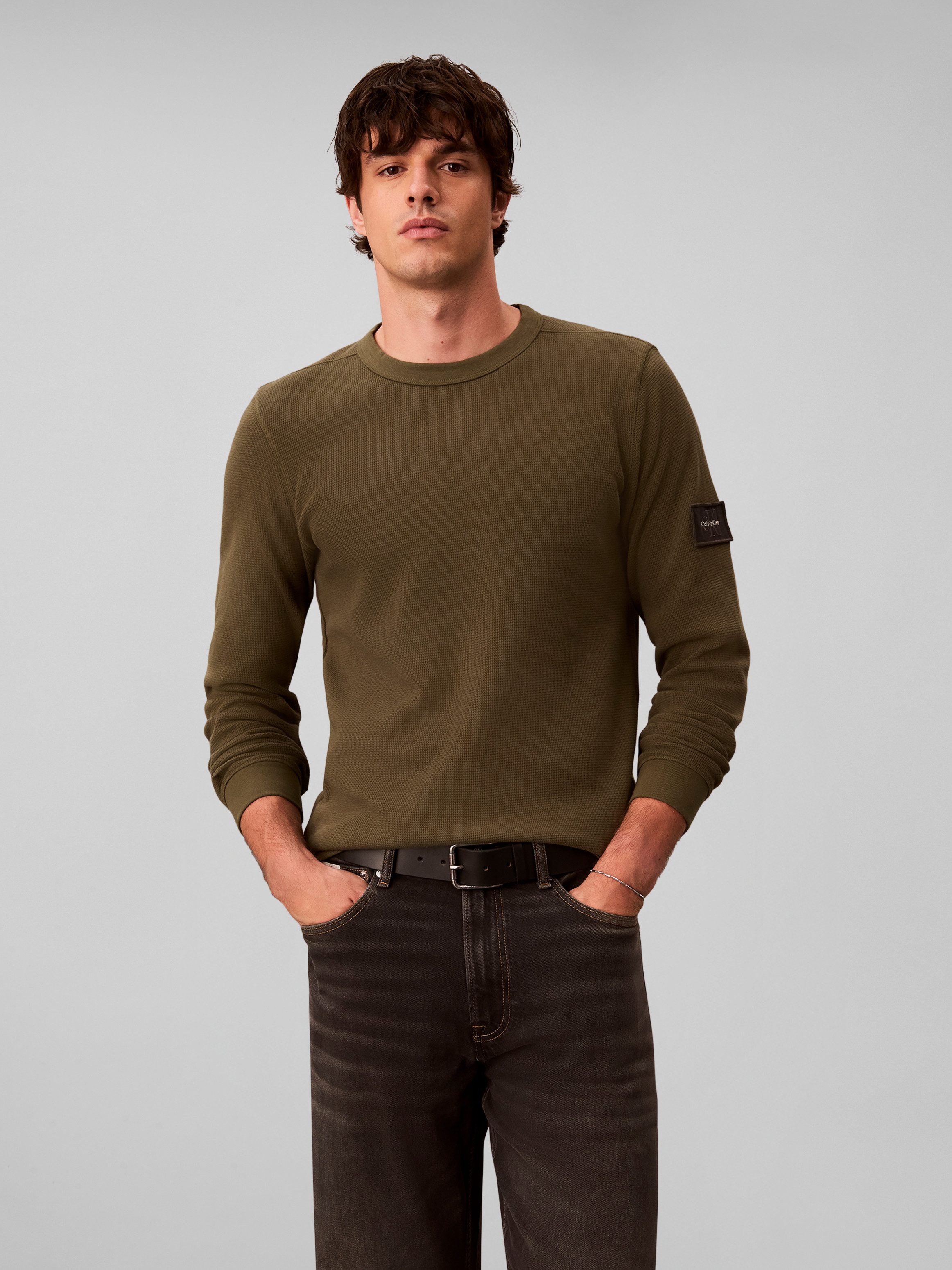 Calvin Klein Jeans Langarmshirt WAFFLE BADGE CREWNECK TEE Regular fit, Badge, Rundhalsausschnitt