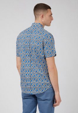 Ben Sherman Kurzarmhemd Short Sleeve Block Geo Print Branded Flag Label