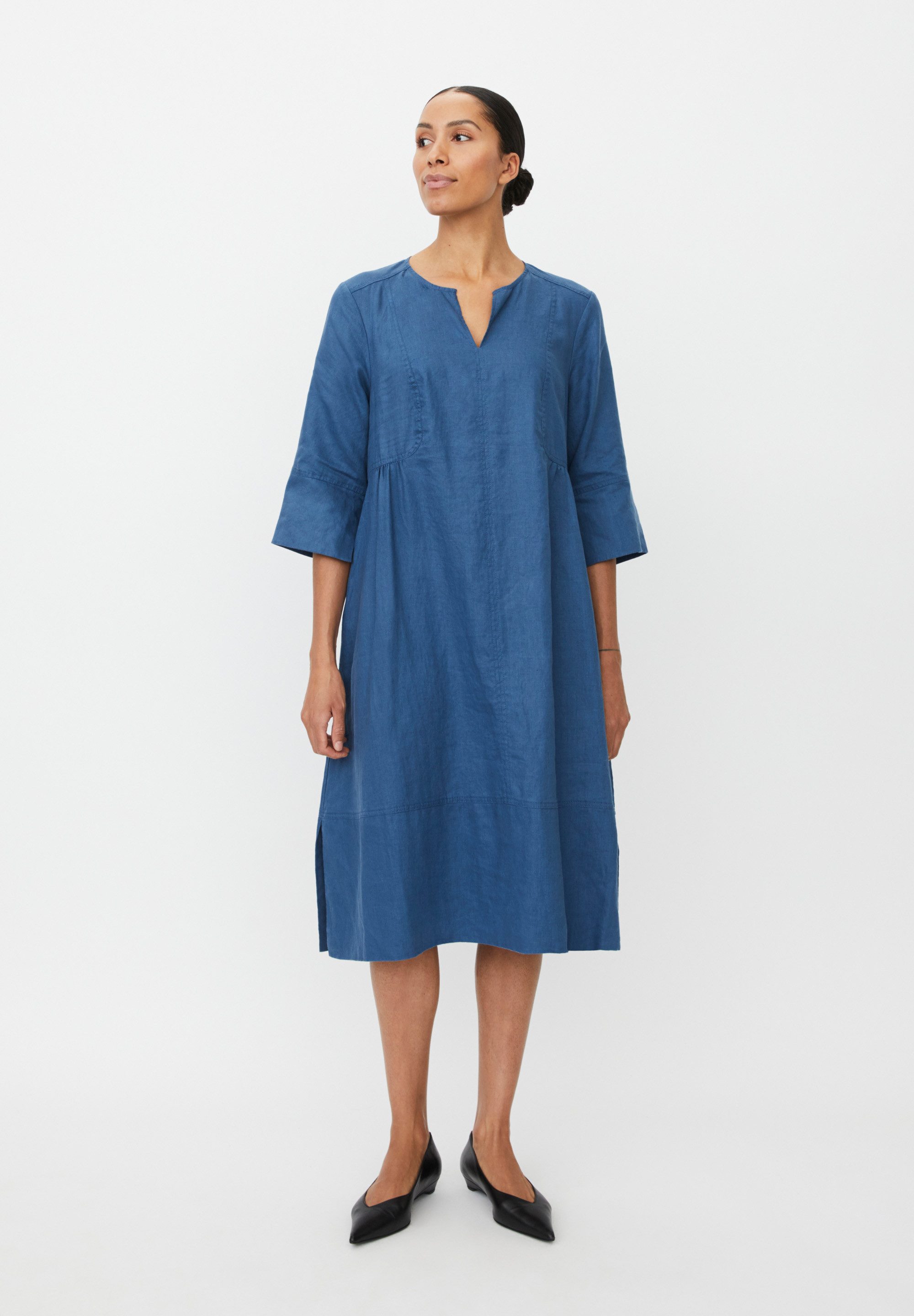 Masai Sommerkleid MaNasya Halsschlitz, Fallen und hohe Schlitze