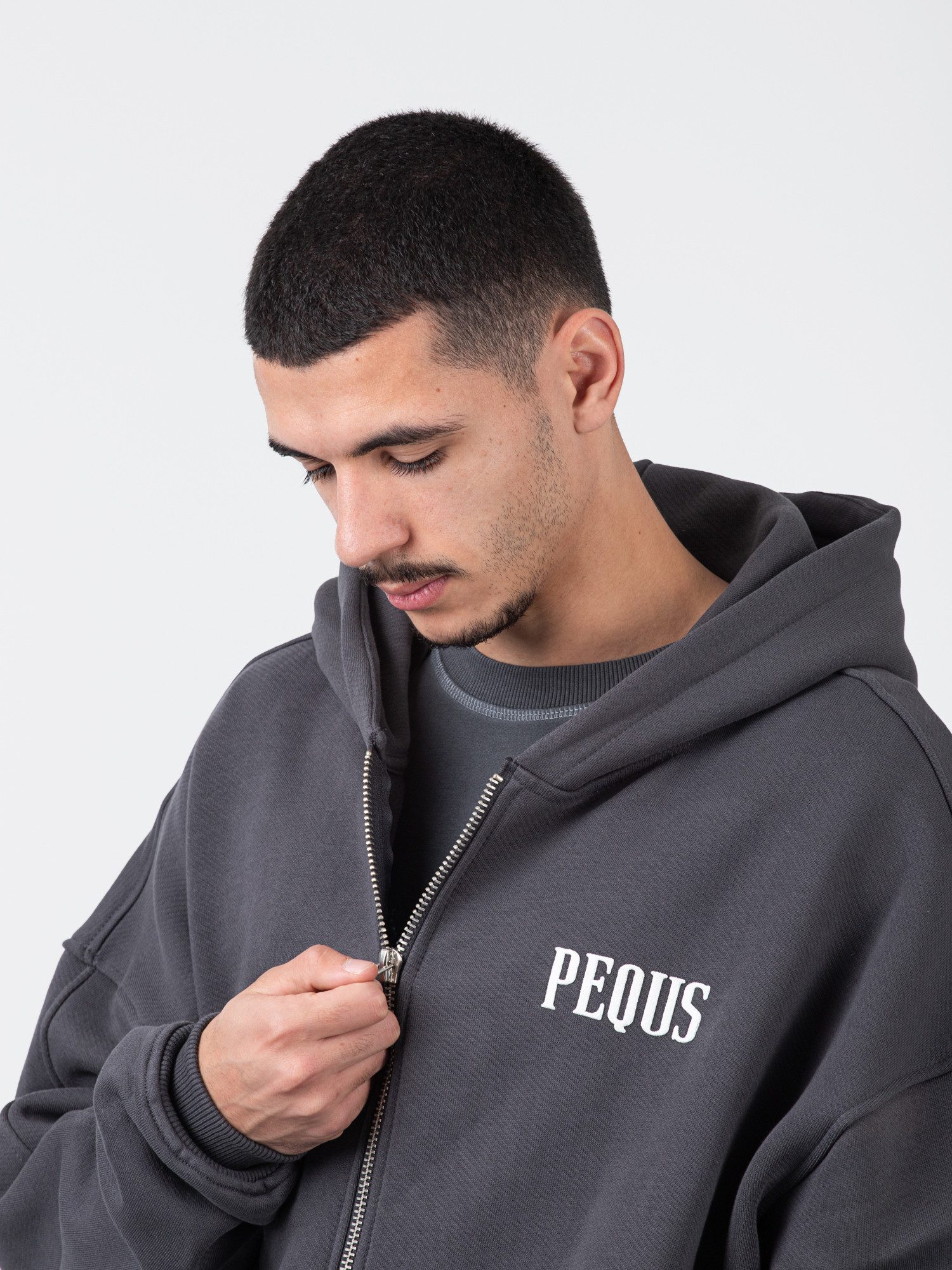PEQUS Kapuzenpullover Pequs Aether Monogram Zip Hoodie