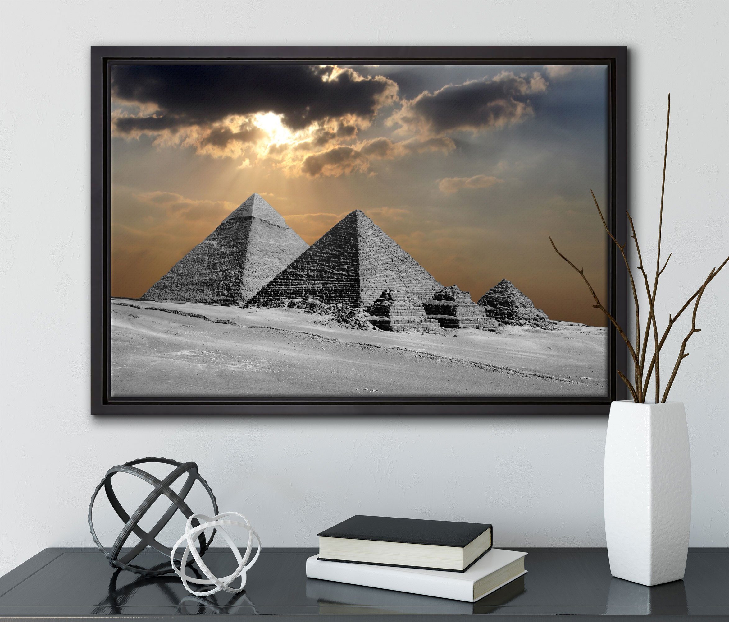 einem Leinwandbild Leinwandbild in Pixxprint gefasst, Zackenaufhänger (1 Wanddekoration Schattenfugen-Bilderrahmen Pyramiden, St), inkl. atemberaubende fertig bespannt,