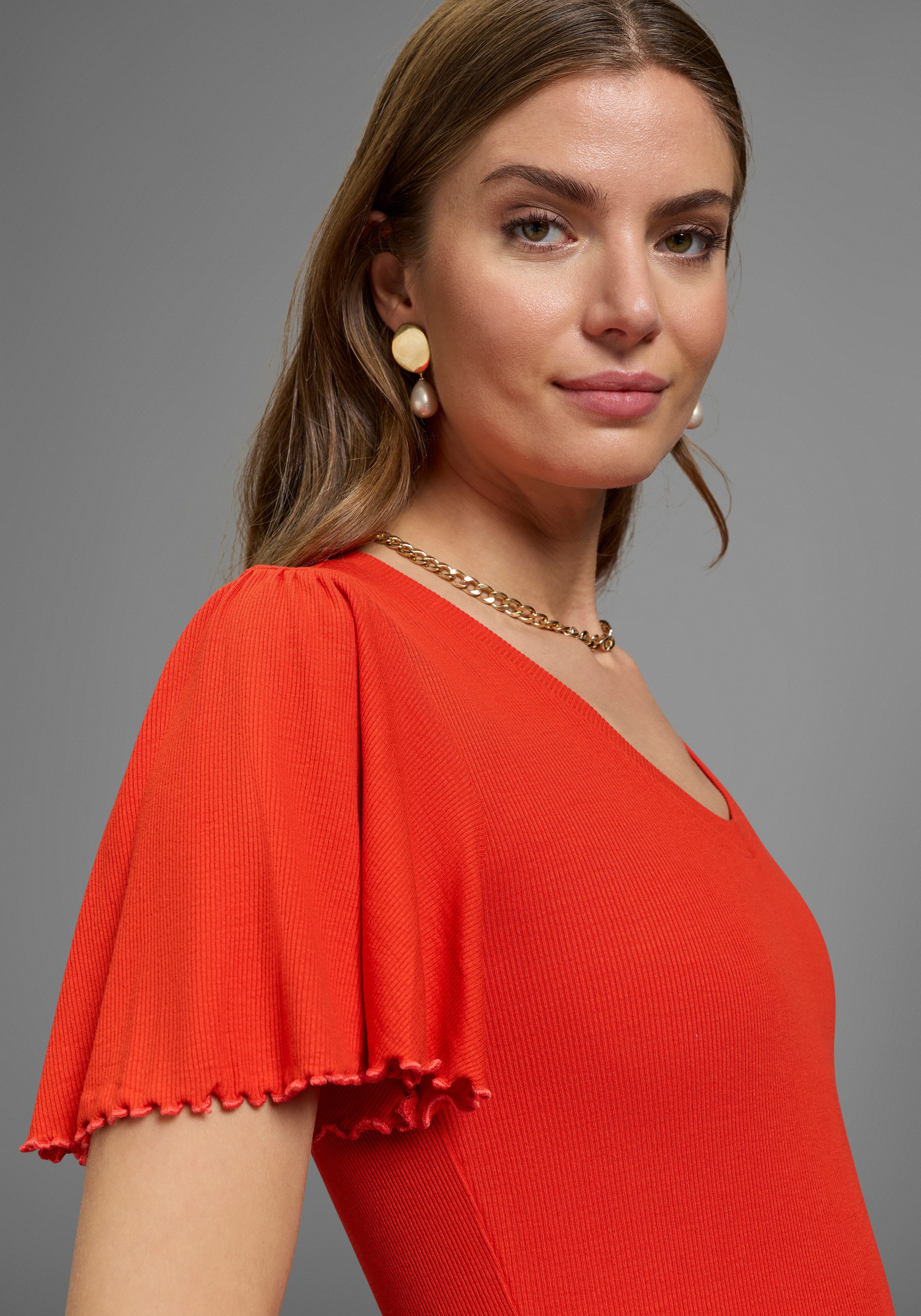 Laura Scott V-Shirt mit Flügelärmeln, sehr figurbetonte Passform, Rippstruktur