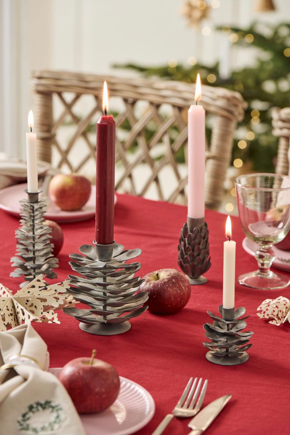 LS-LebenStil Tafelkerze Exklusive Stabkerzen Ribe Rustik 4´er Set Hellrosa 18x2,2cm (Made in Denmark - iB Laursen Denmark - Unparfümiert Spitzkerzen Tafelkerzen, 4-tlg., für Tischdeko Hochzeit Taufe Advent Weihnachten)