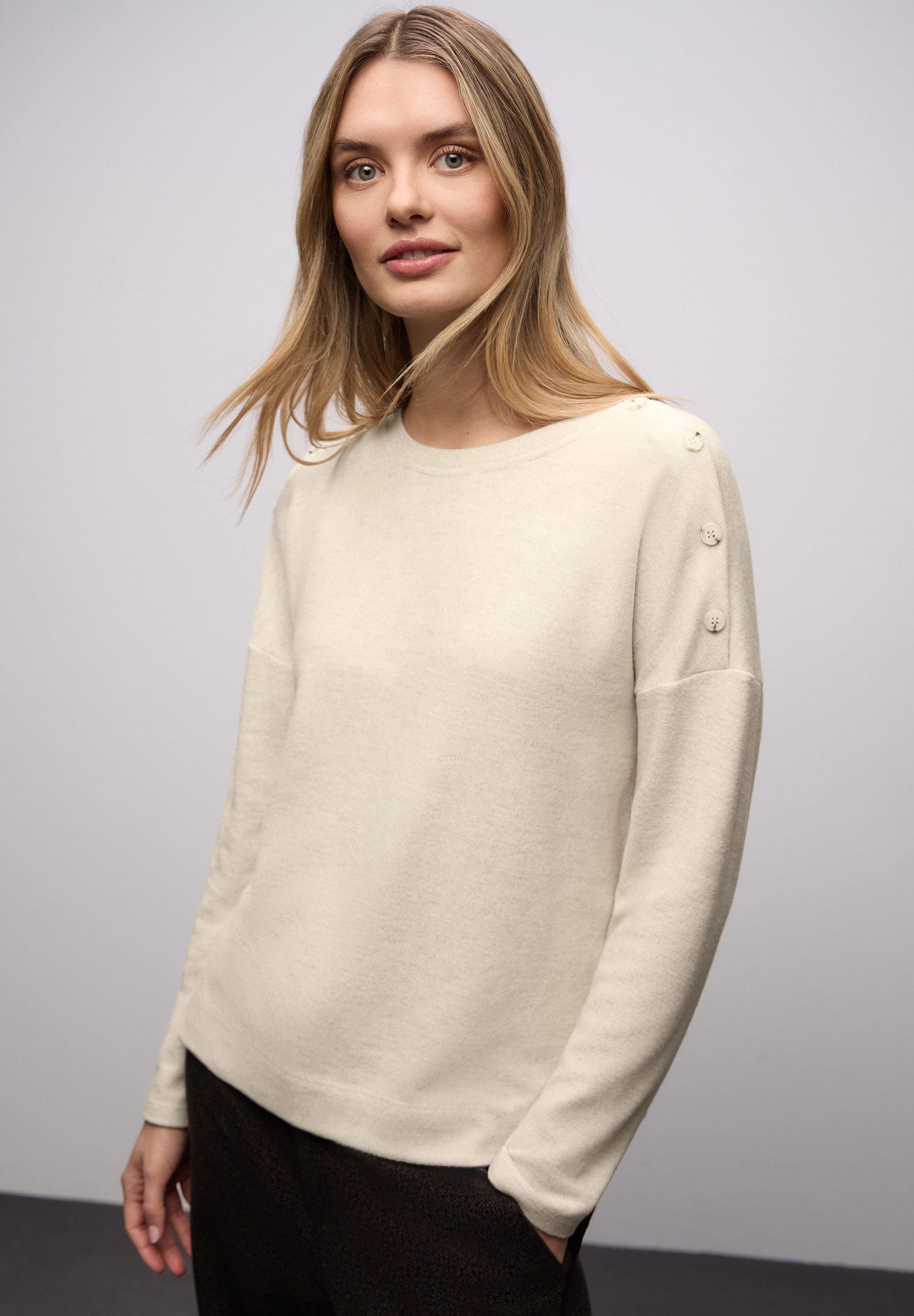 STREET ONE Strickpullover Knopfdetail an den Schultern und im Melange-Look