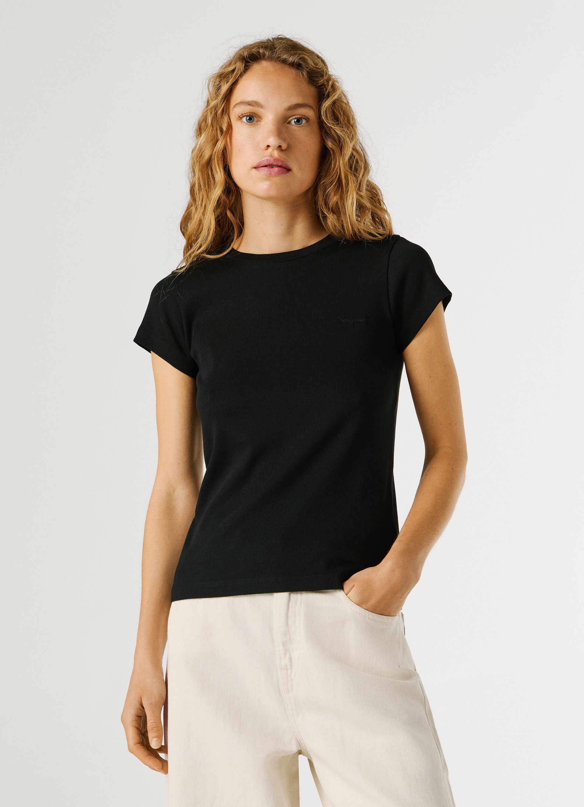 Pepe Jeans T-Shirt MERIDA aus elastischem Rippstoff, Rundhalsform