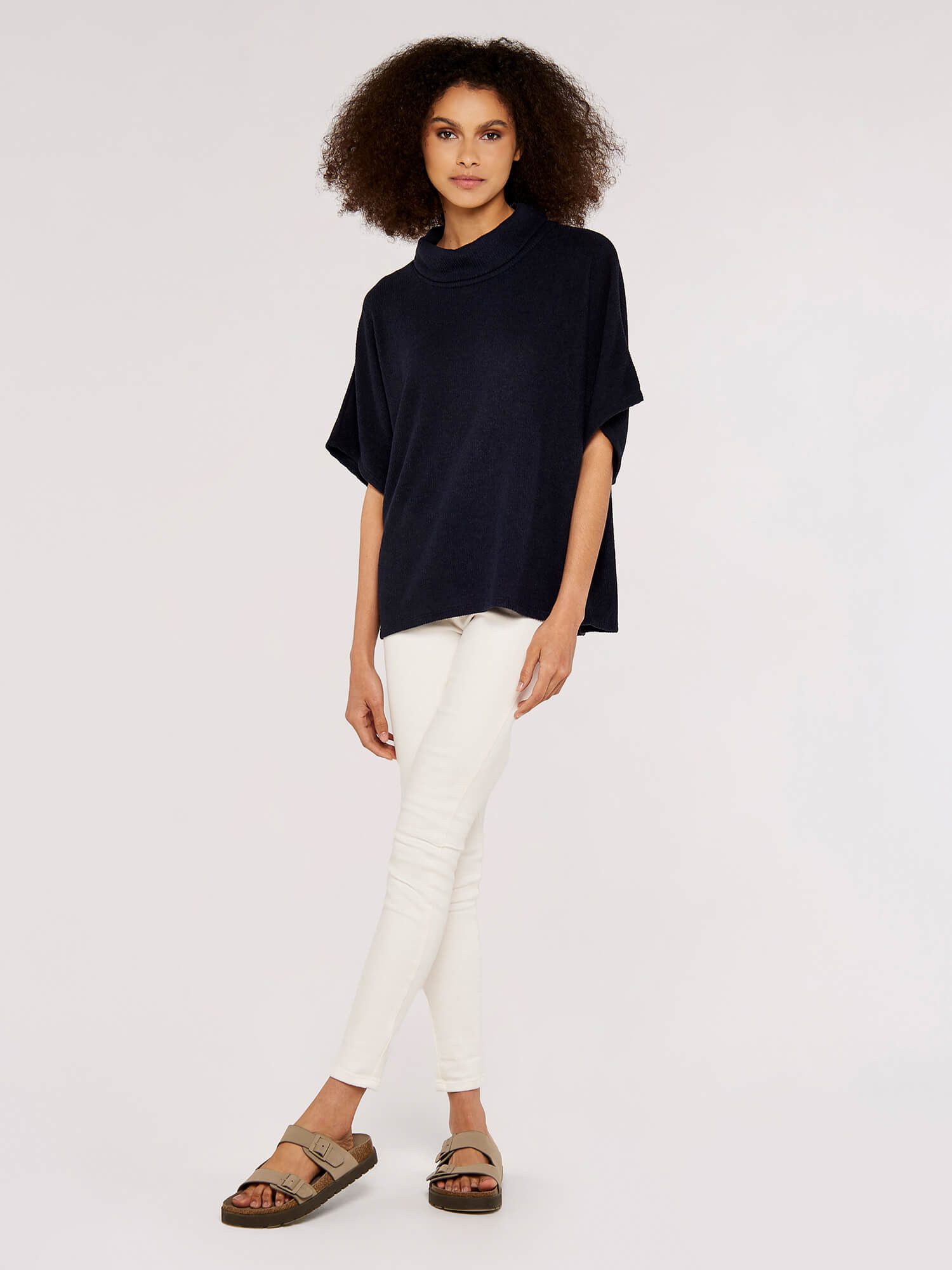 Apricot Rollkragenpullover Cape in Rippstrick mit Rollkragen