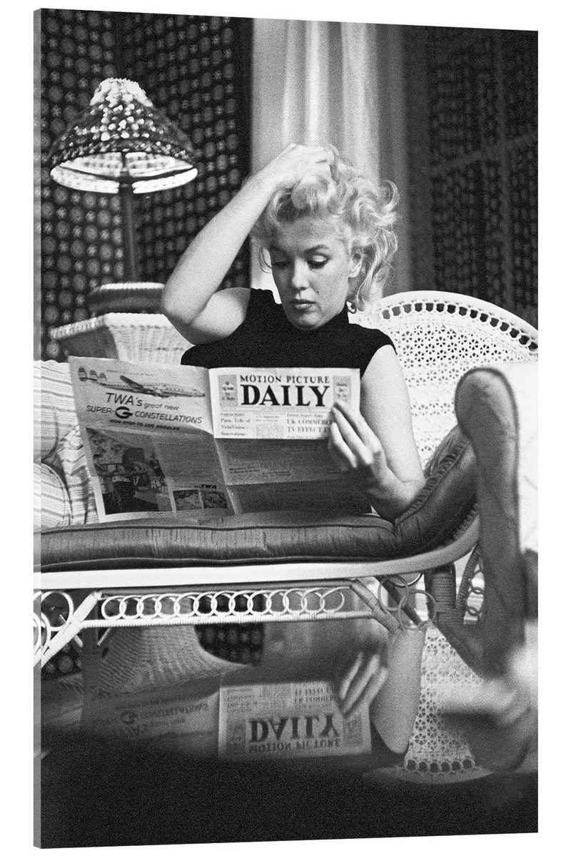 Posterlounge Acrylglasbild Celebrity Collection, Marilyn Monroe Zeitung lesend, Wohnzimmer Fotografie