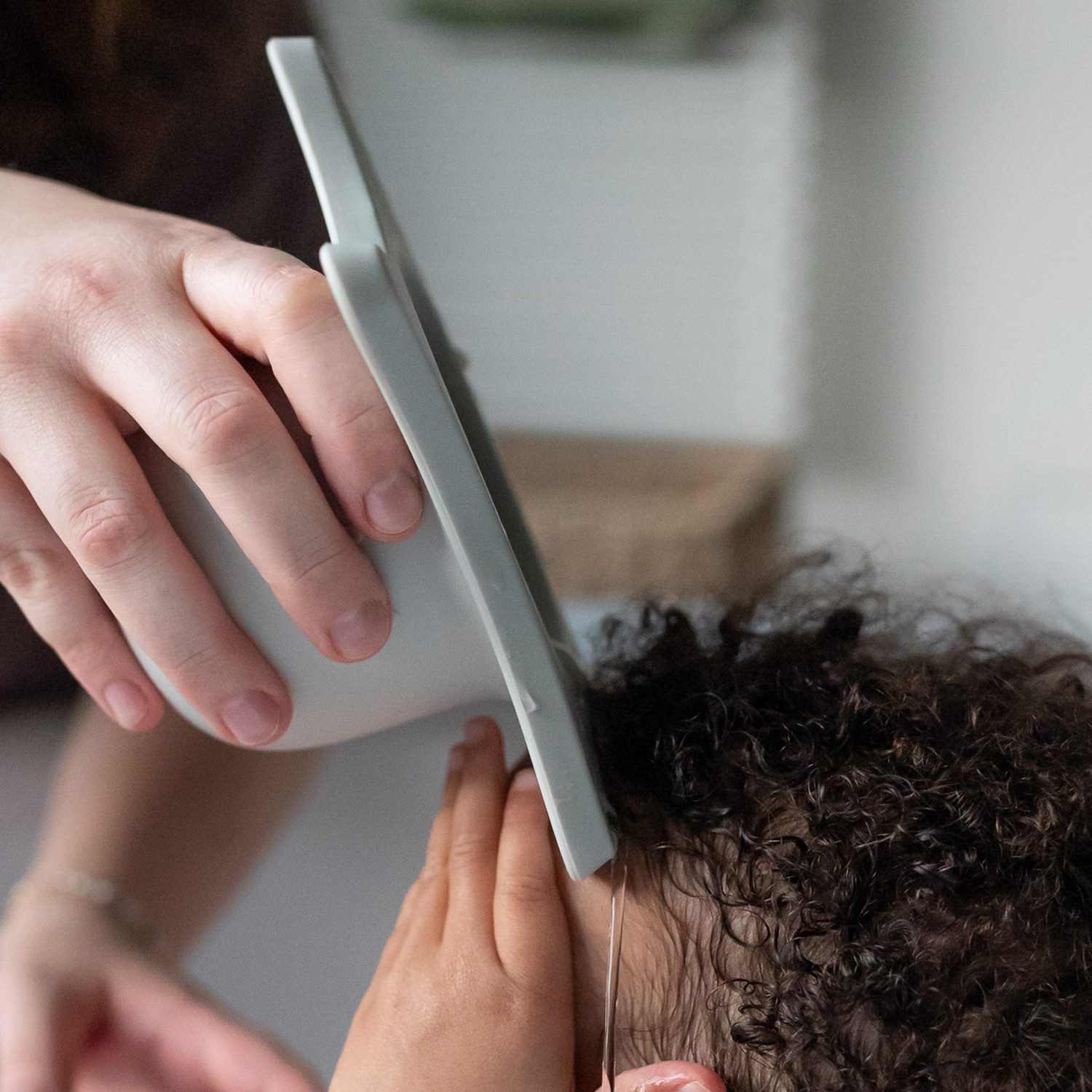 KINDSGUT Duschhaube Kindsgut Duschhilfe, Hellgrau, Auszeichnung TOP10 Baby & Kind 2023 Award