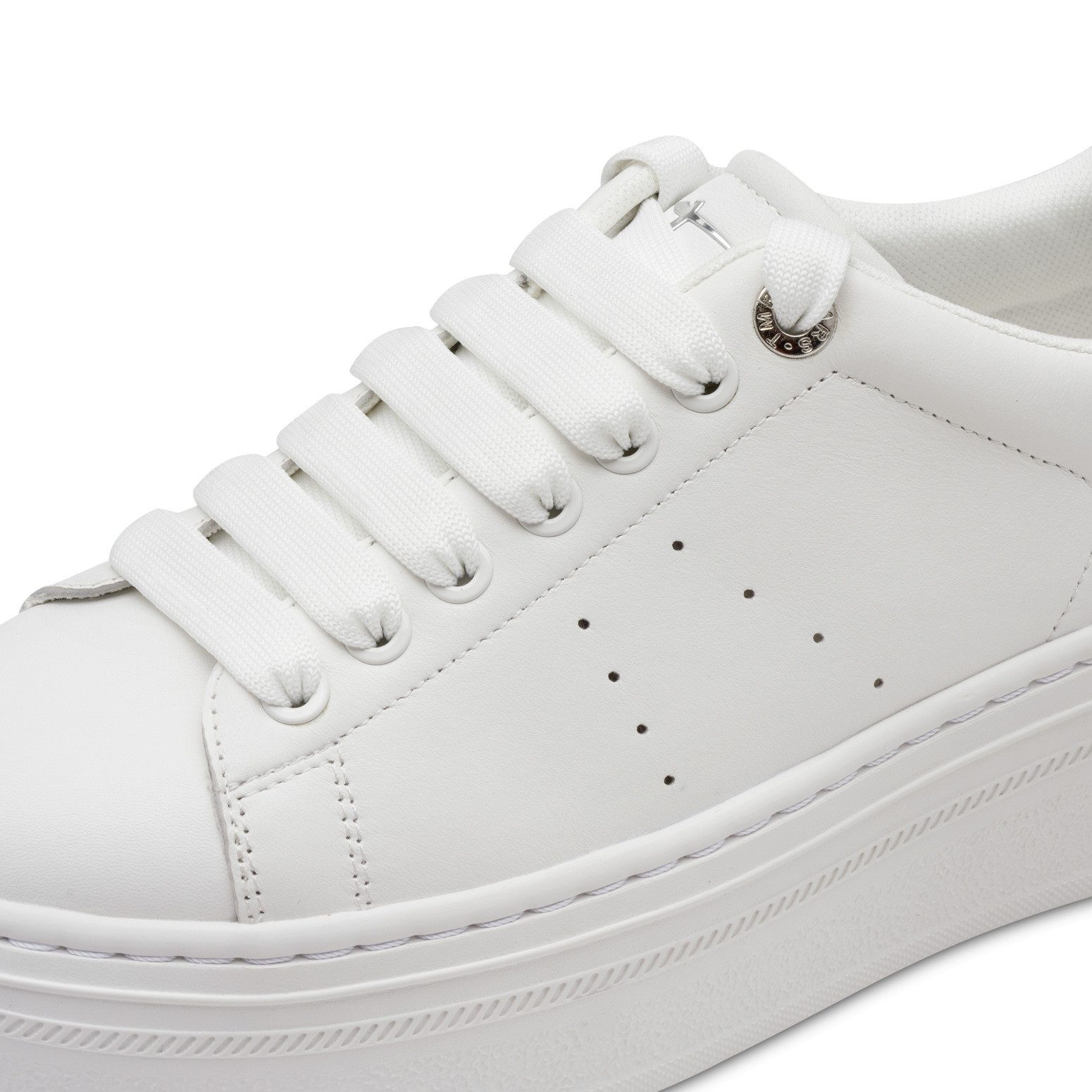 Tamaris Plateausneaker, Schnürschuh, Halbschuh mit auffälligen Schmuckstein günstig online kaufen