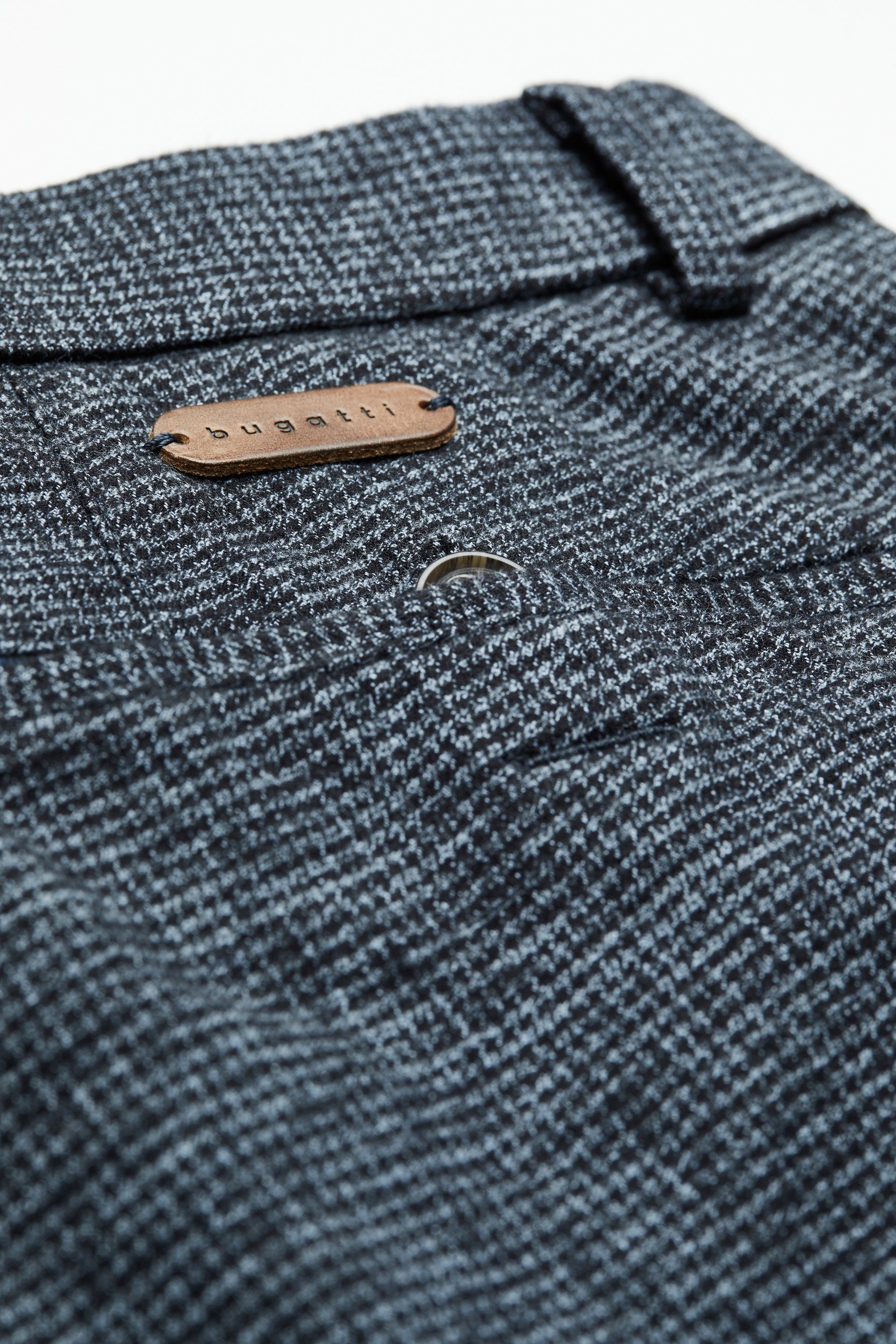 bugatti Chinohose in einem angenehmen Modern Fit